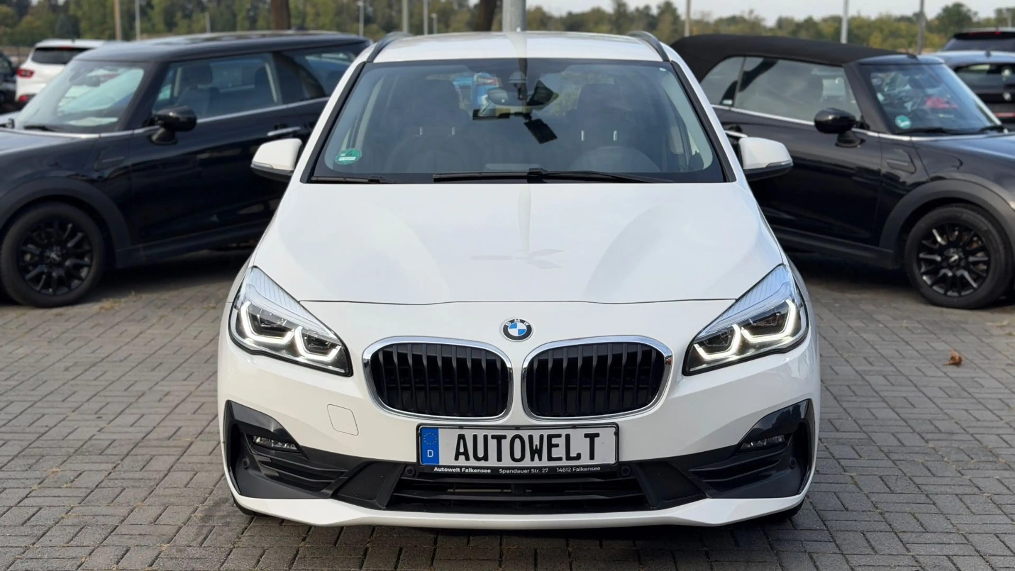 BMW 216 216d Advantage — photo 7
