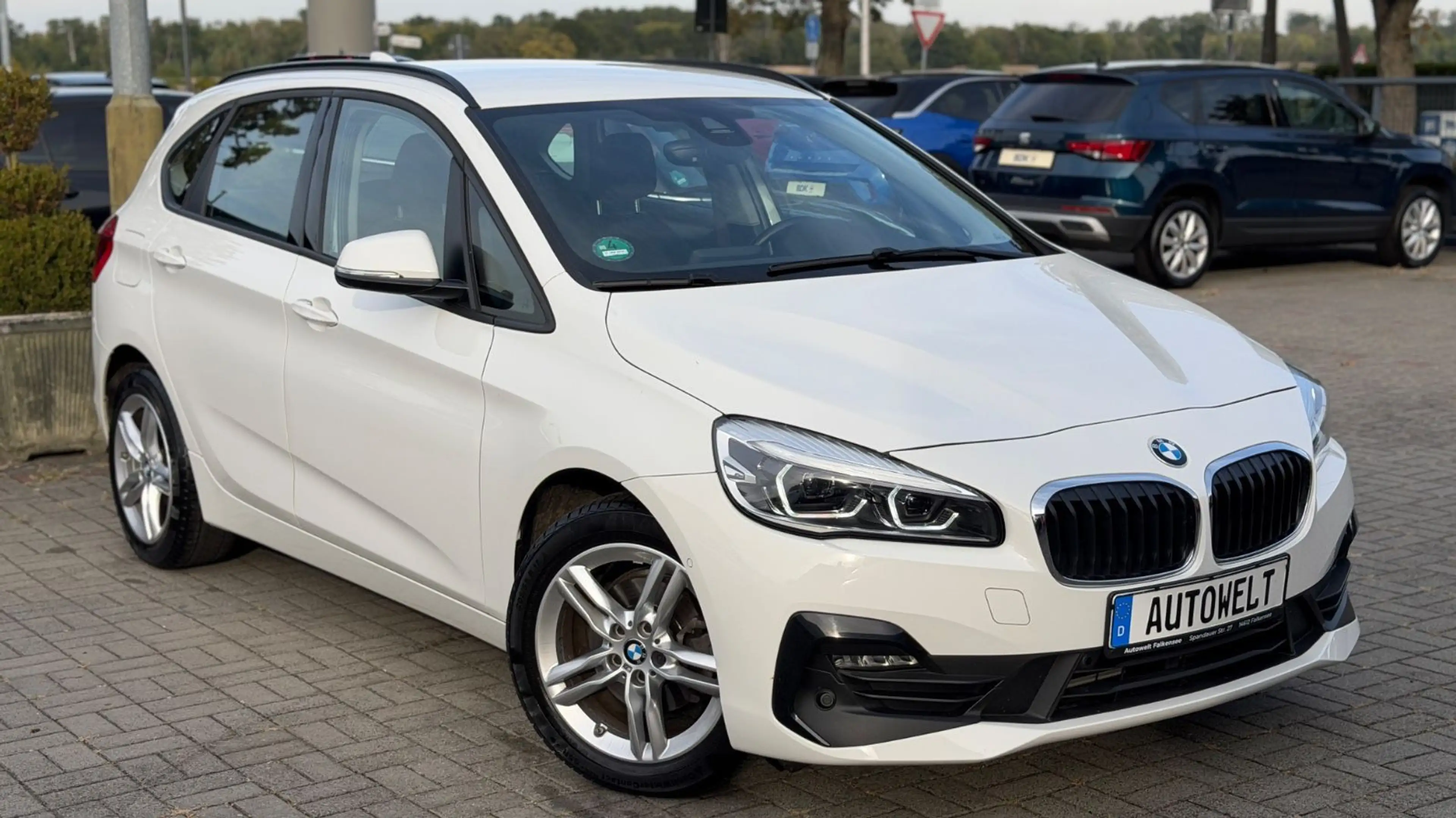 BMW 216 216d Advantage — photo 2
