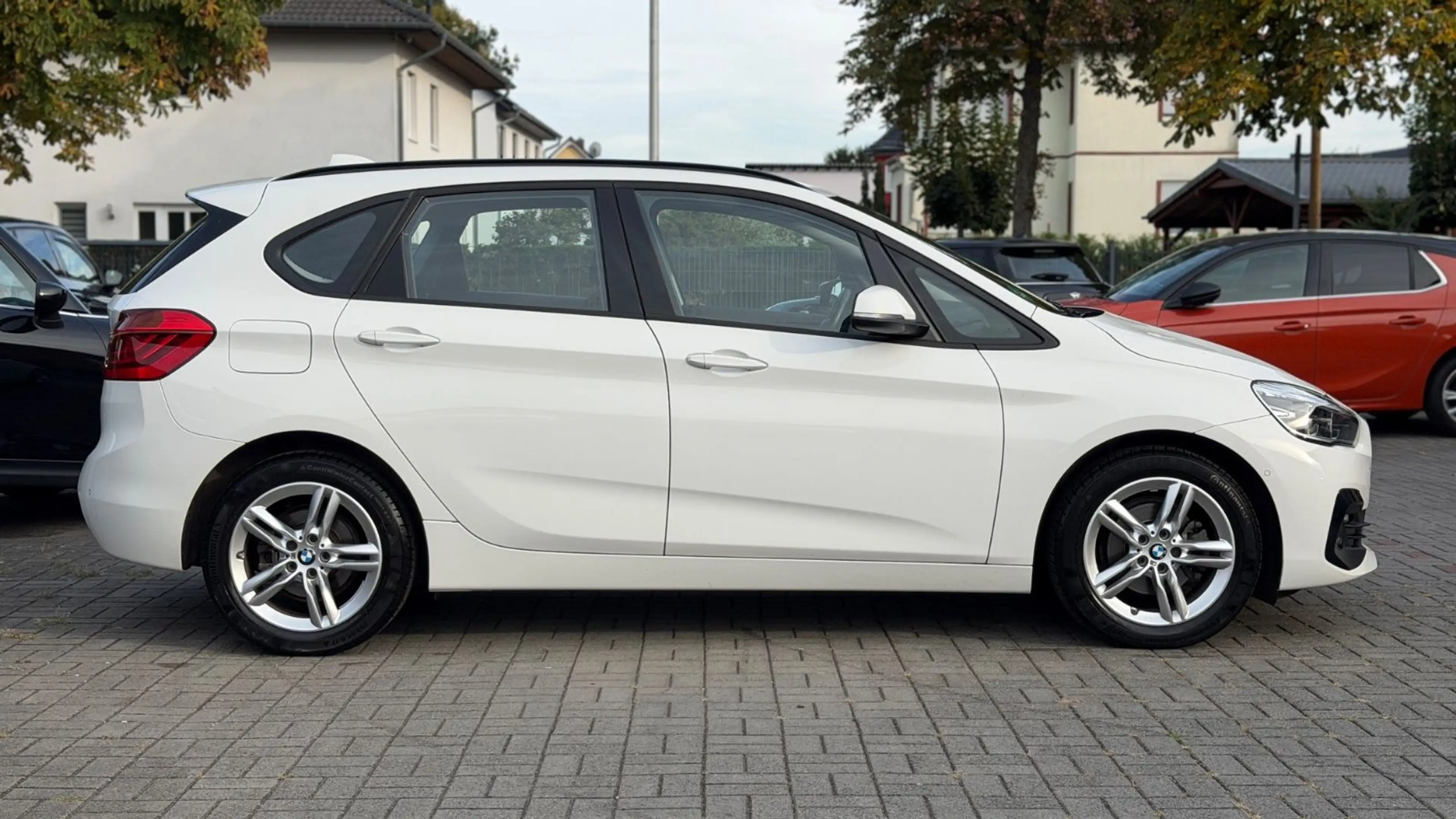 BMW 216 216d Advantage — photo 4