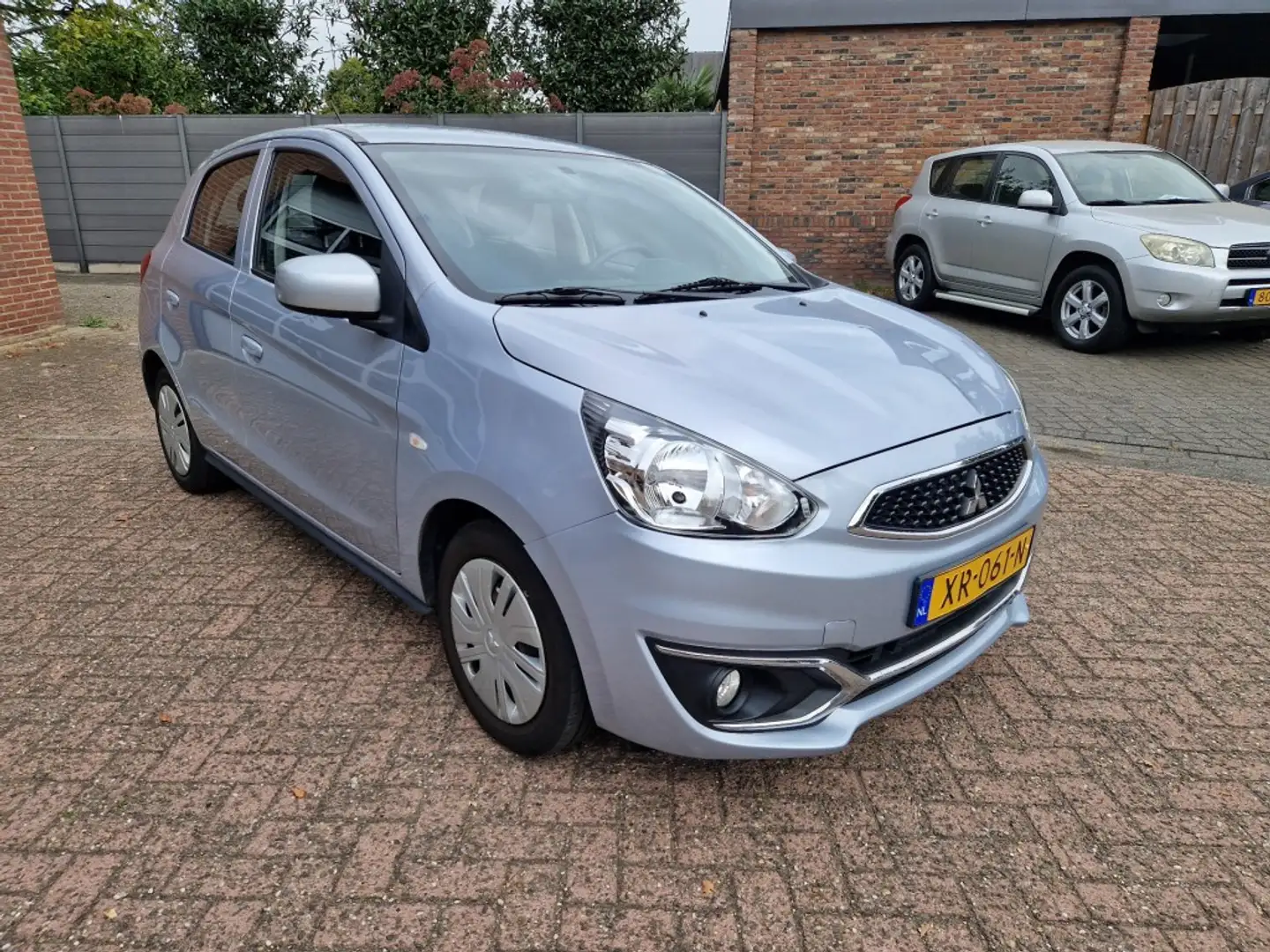 Mitsubishi Space Star 1.0 Cool+ 5-drs Airco NL-auto Grijs - 2