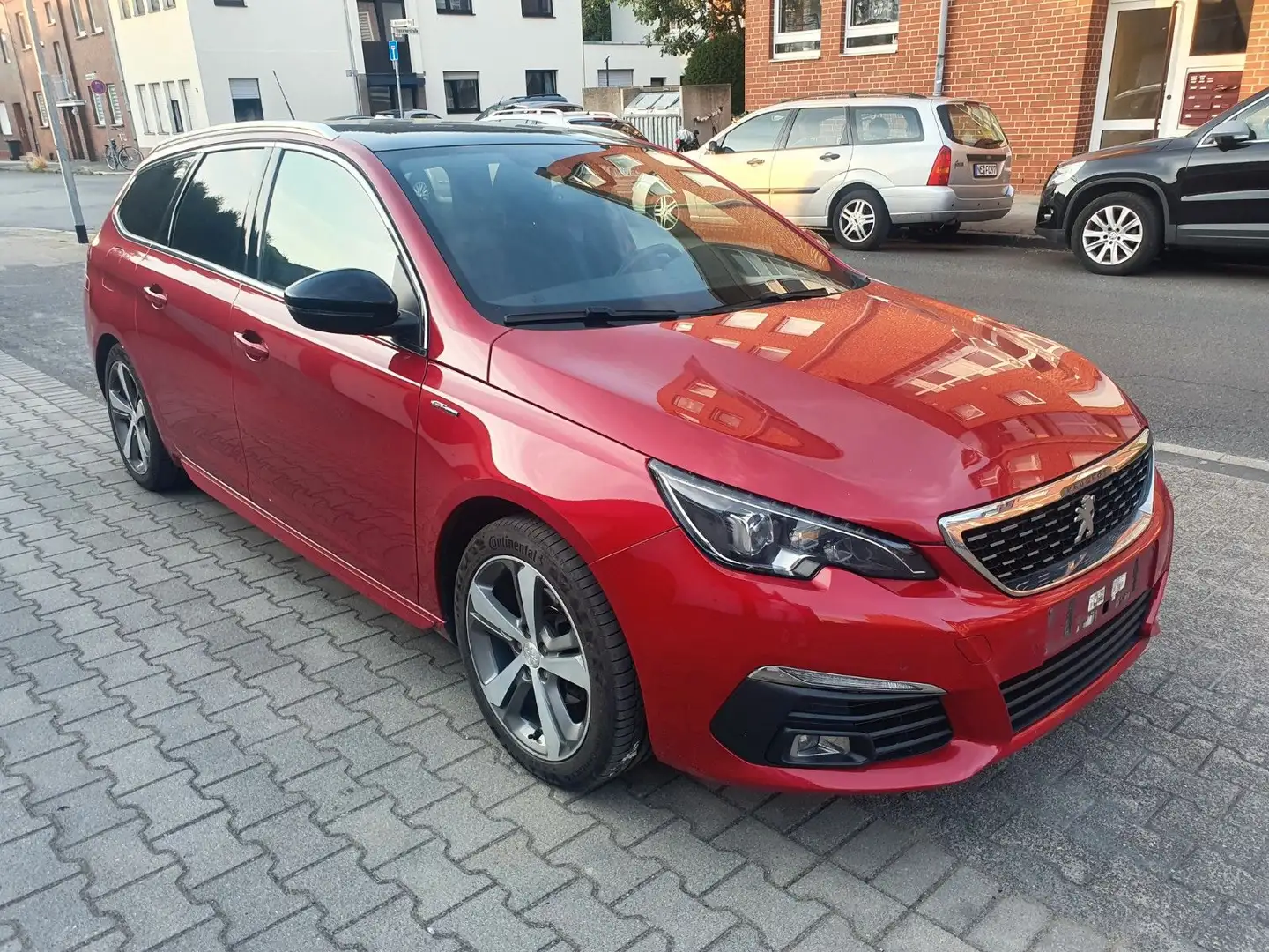 Peugeot 308 SW GT Line-Navi-LED-Panorama-SR&WR Piros - 2