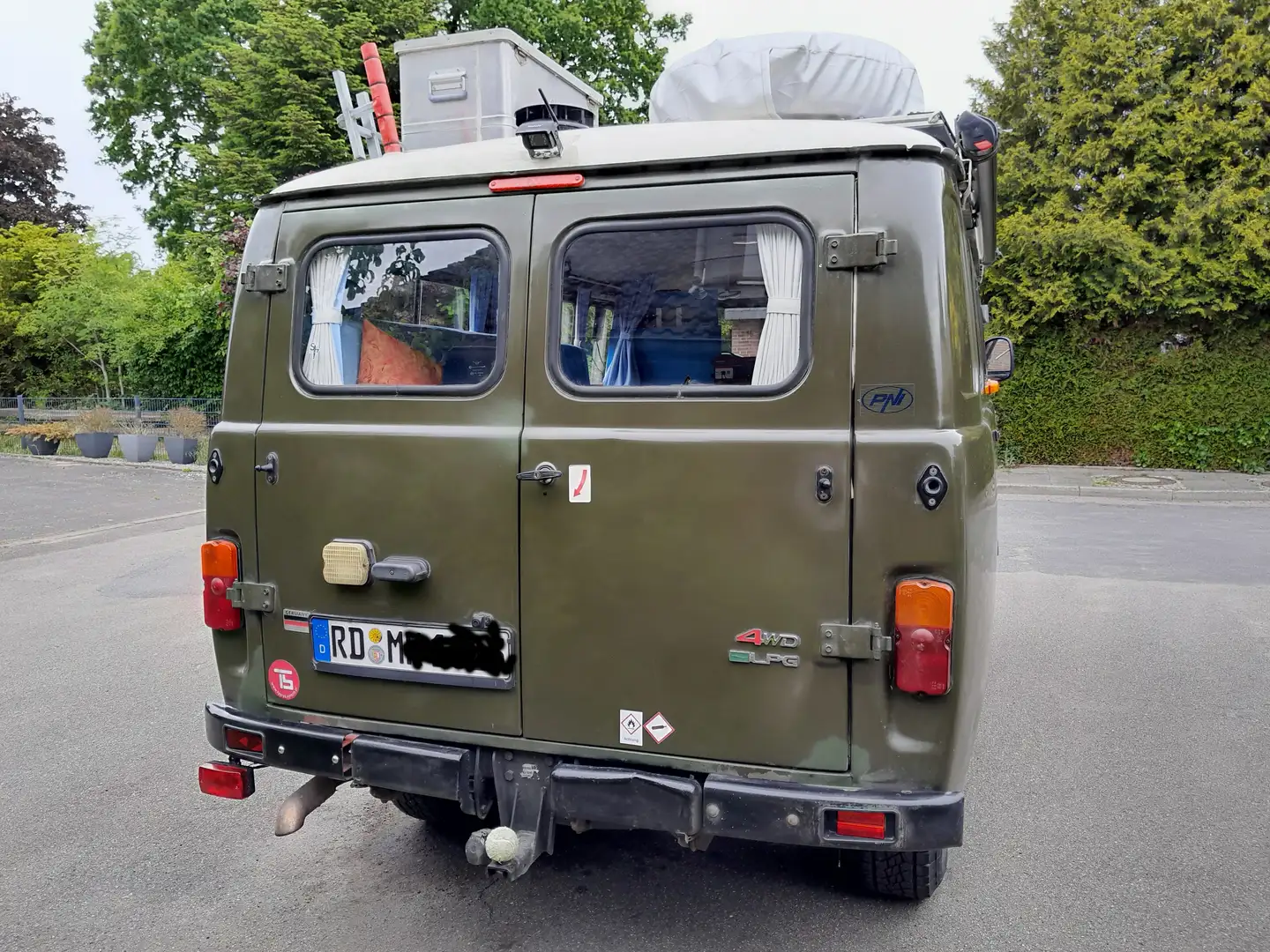UAZ Buchanka Bus Grün - 2