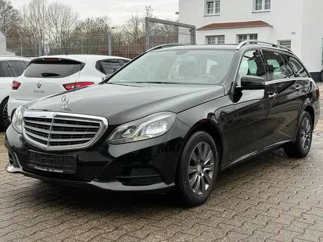 Mercedes-Benz E 220 BlueTec AVANTGARDE 1 HAND UNFALLFREI SCHECKHEFT