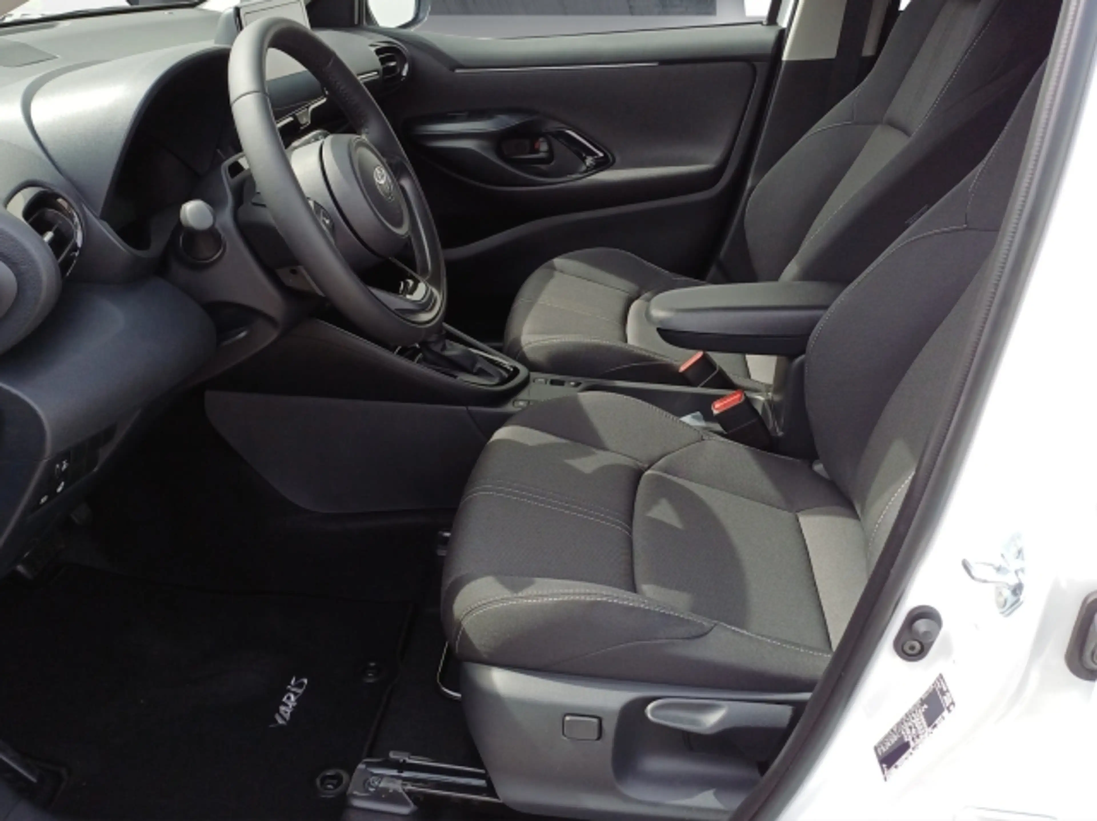 Toyota Yaris 1,5l Hybrid 116 Teamplayer !! promt verfügbar !! — photo 6
