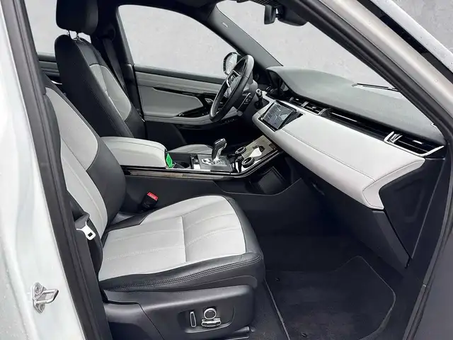 Land Rover Range Rover Evoque view 3