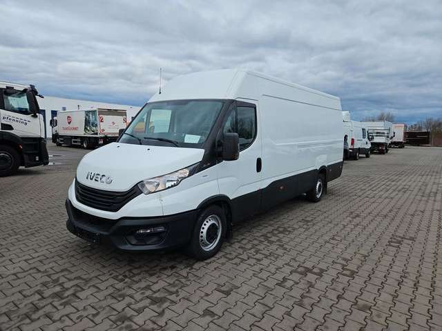 Imagine Iveco Daily 35S16V