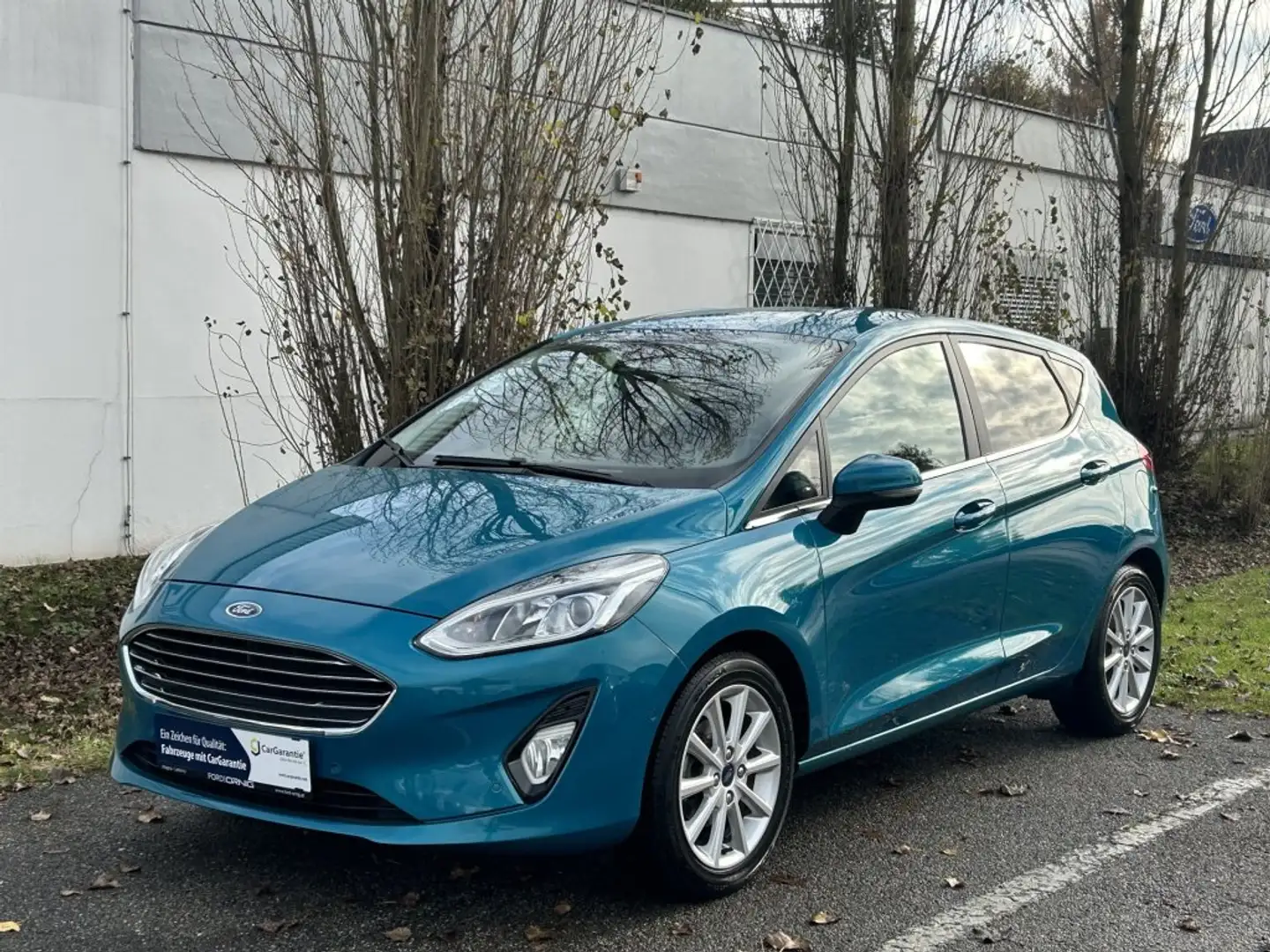Ford Fiesta Titanium 1.1 Benzin 85 PS Blau - 1