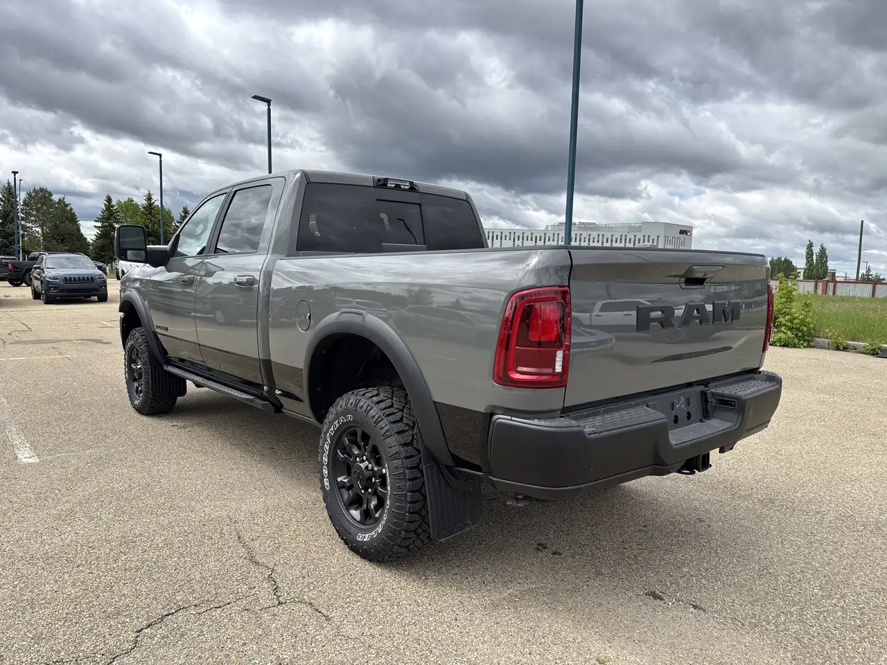RAM 2500 снимка RAM 2500