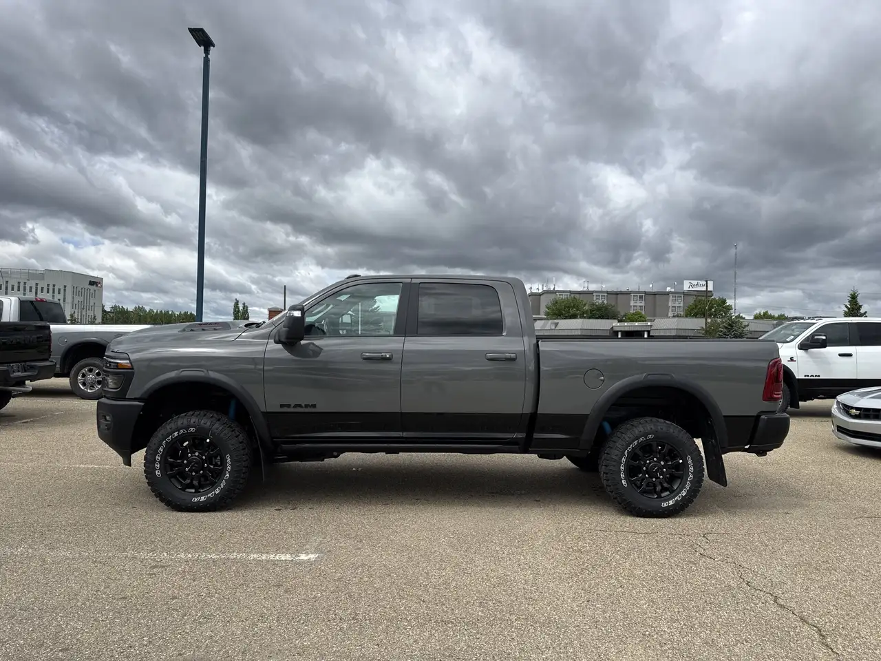 RAM 2500 снимка RAM 2500