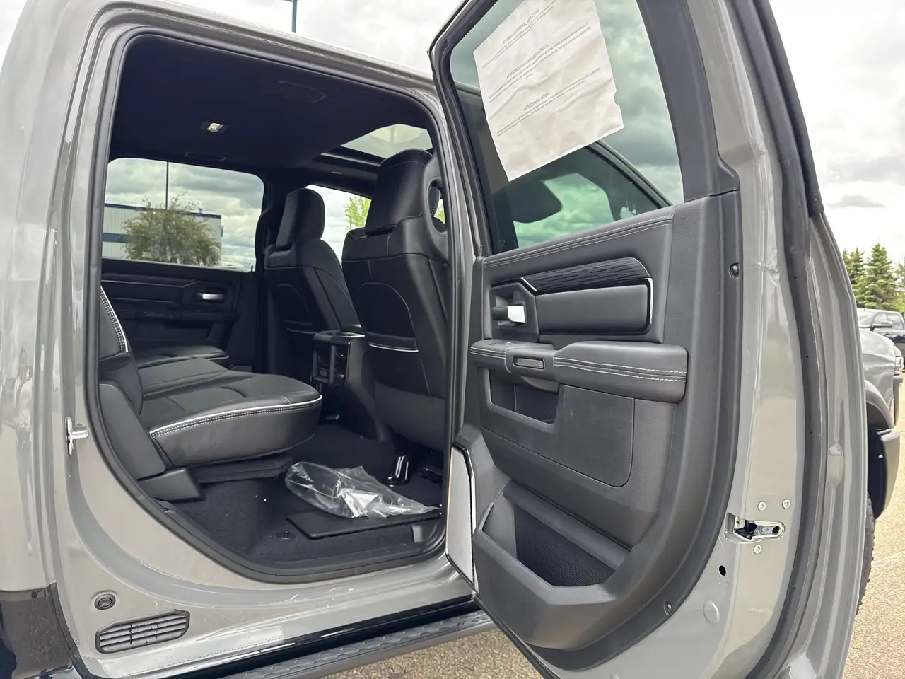 RAM 2500 снимка RAM 2500