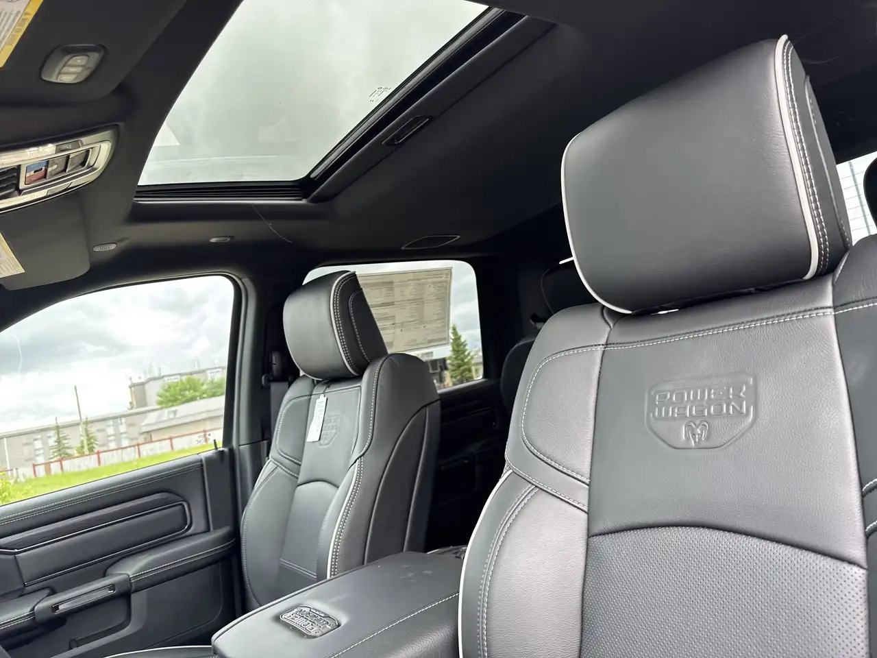 RAM 2500 снимка RAM 2500