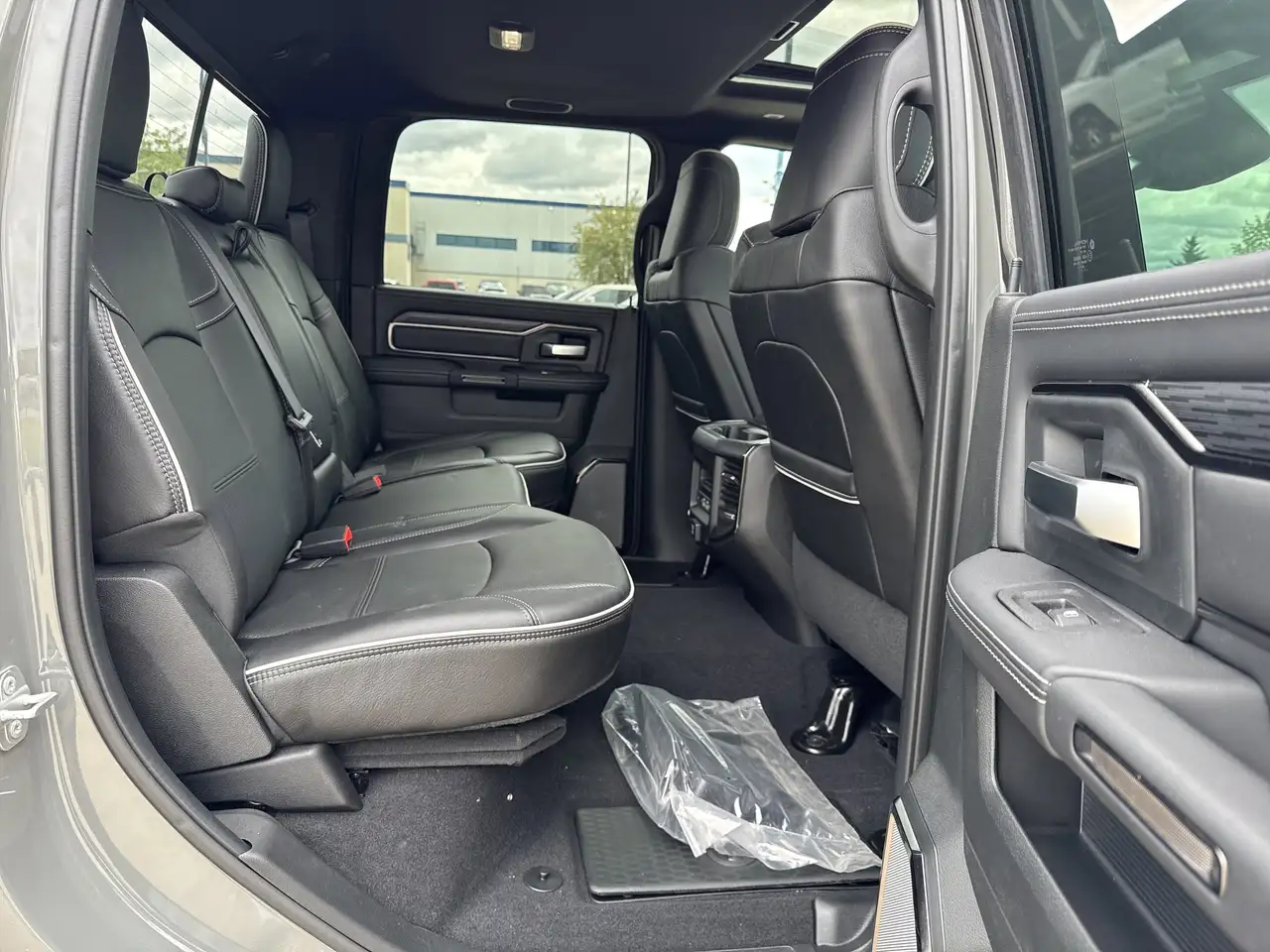 RAM 2500 снимка RAM 2500