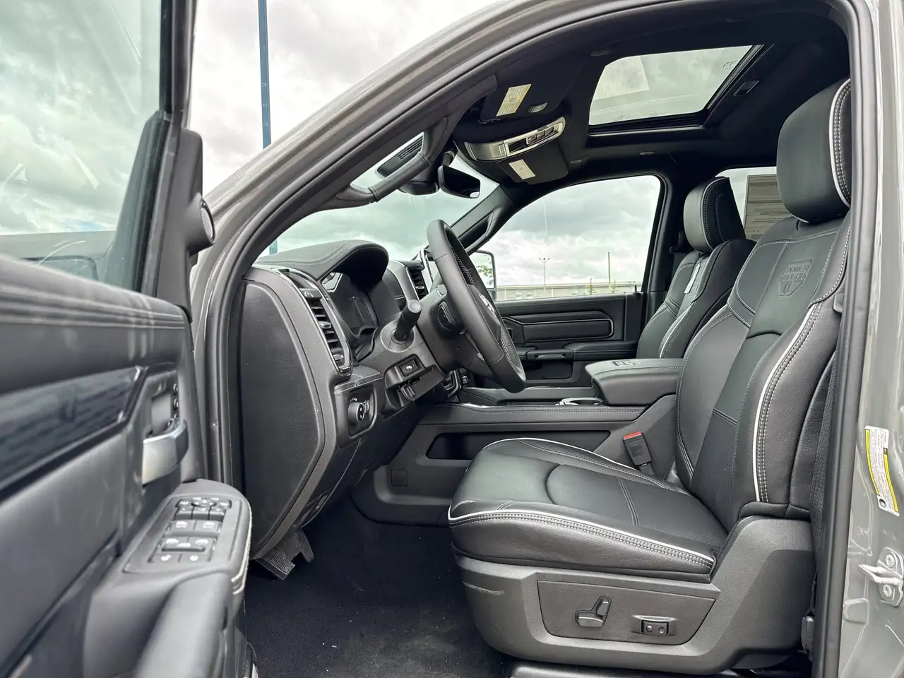 RAM 2500 снимка RAM 2500