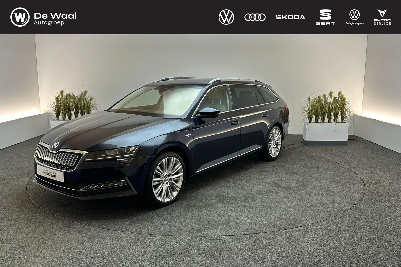 Skoda Superb Combi 1.4 TSI 218pk DSG iV Laurin & Klement | Trek Bleu - 1