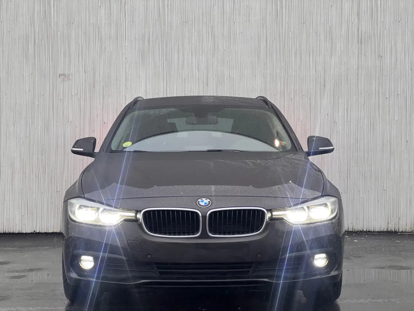 BMW 318 d//LED//NAV//.. Gris - 2