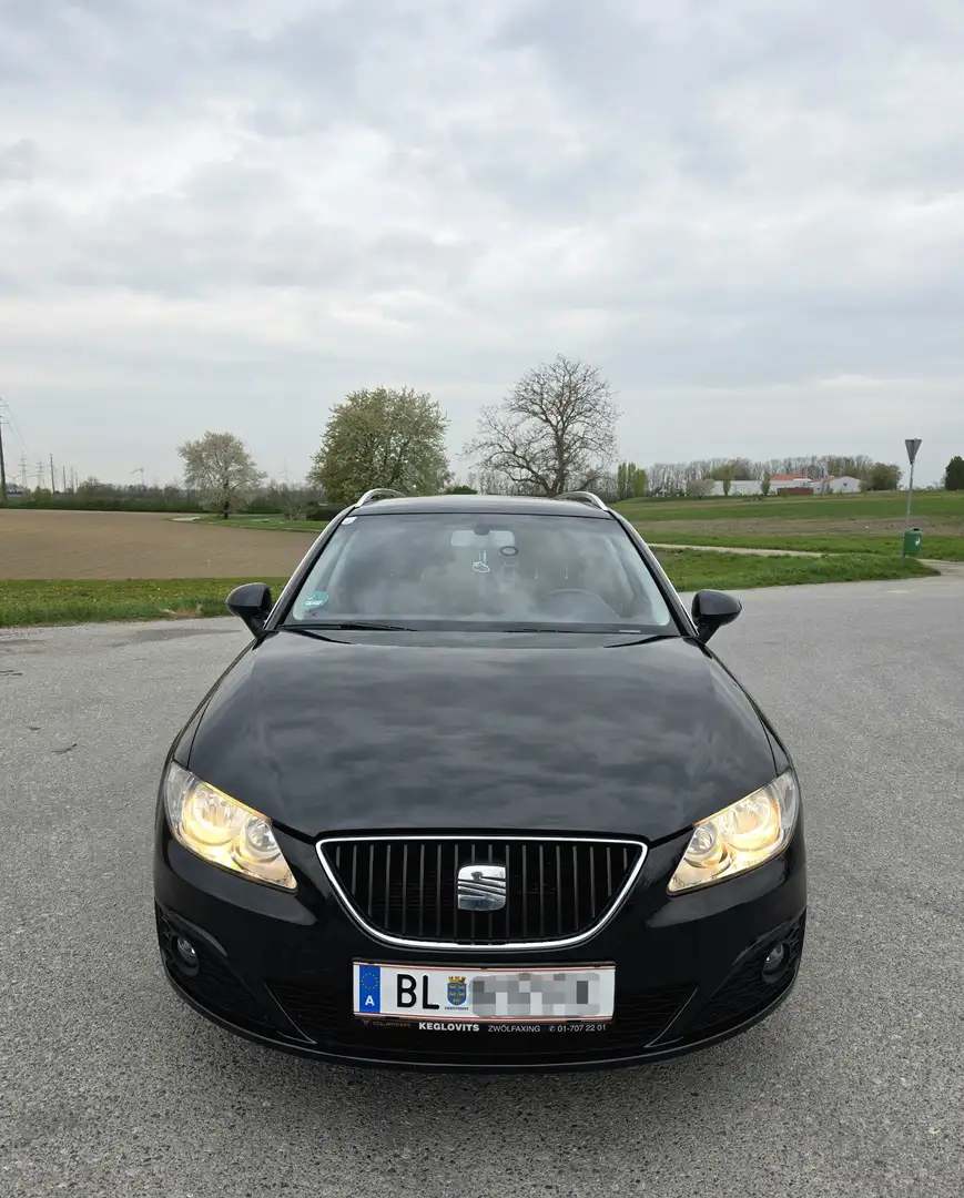 SEAT Exeo ST 2,0 TDI Schwarz - 1