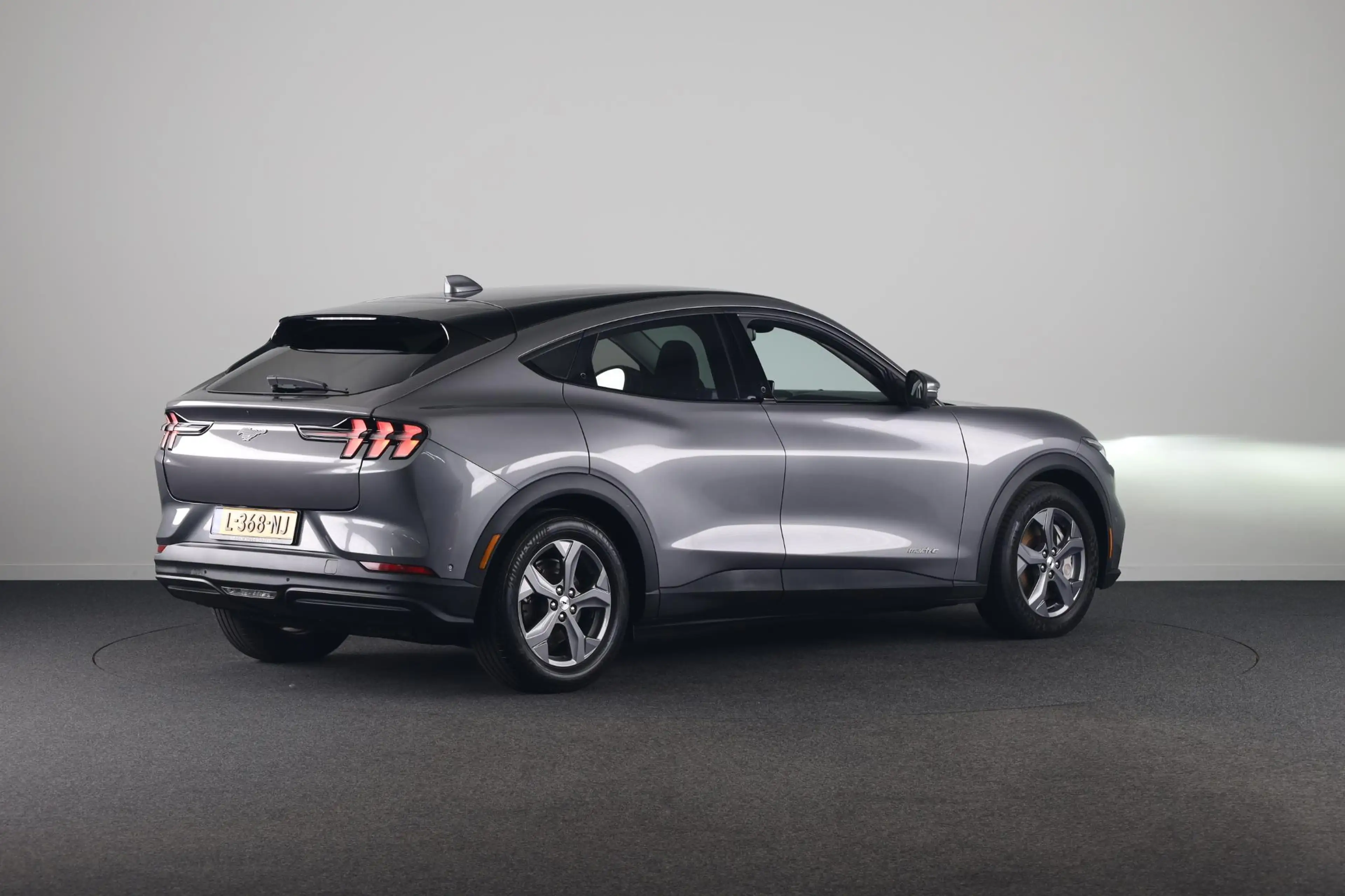 Ford Mustang Mach-E RWD 75 kWh | SOH 93% | B&O | 360 Camera | Adaptive — photo 3