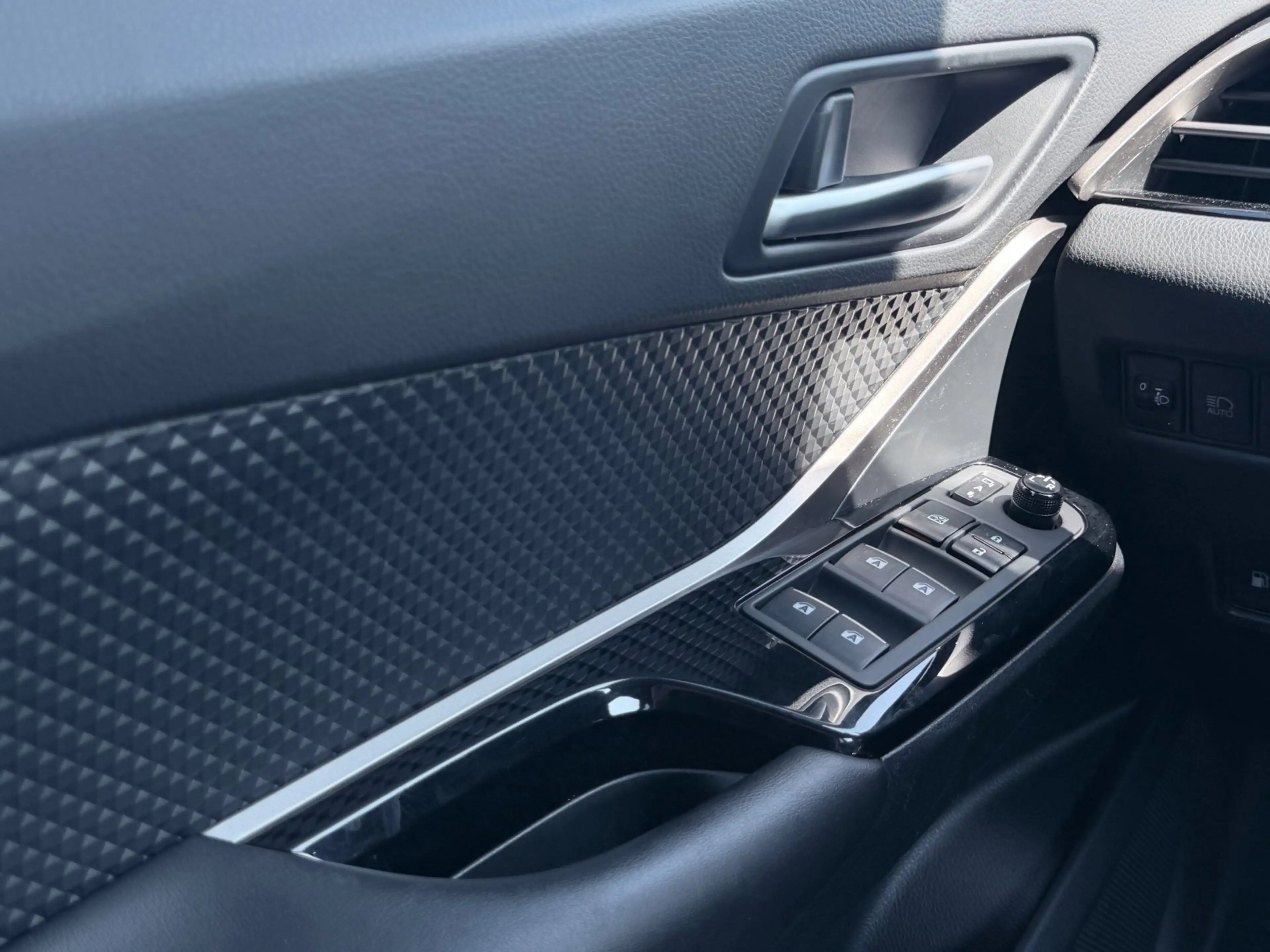 Toyota C-HR 1.8 Hybrid Style | camera | Stoelverwarming | JBL — photo 15