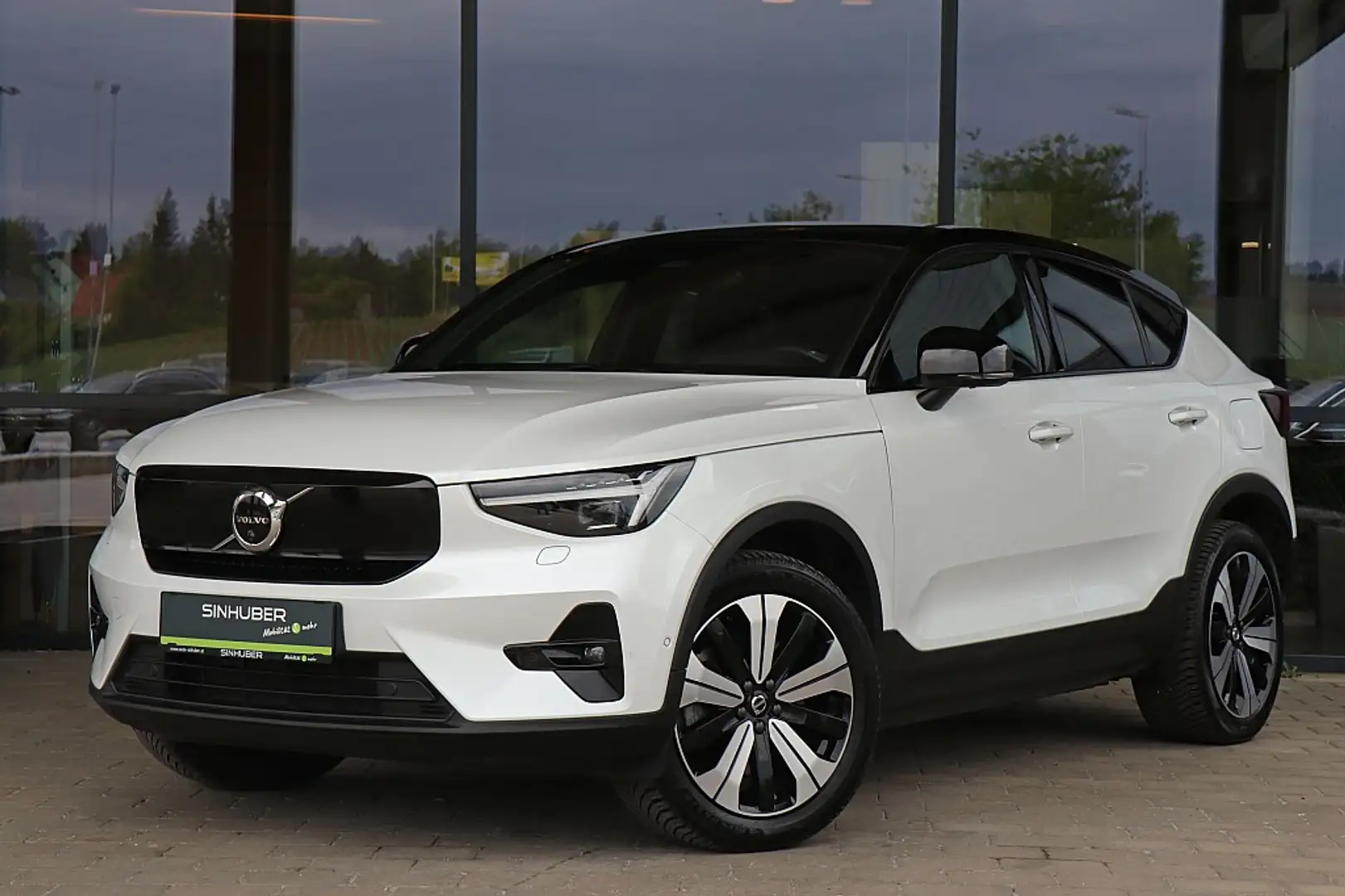 Volvo C40 Recharge Electric 78kWh Twin Pro ACC, AHK schwe... Weiß - 1