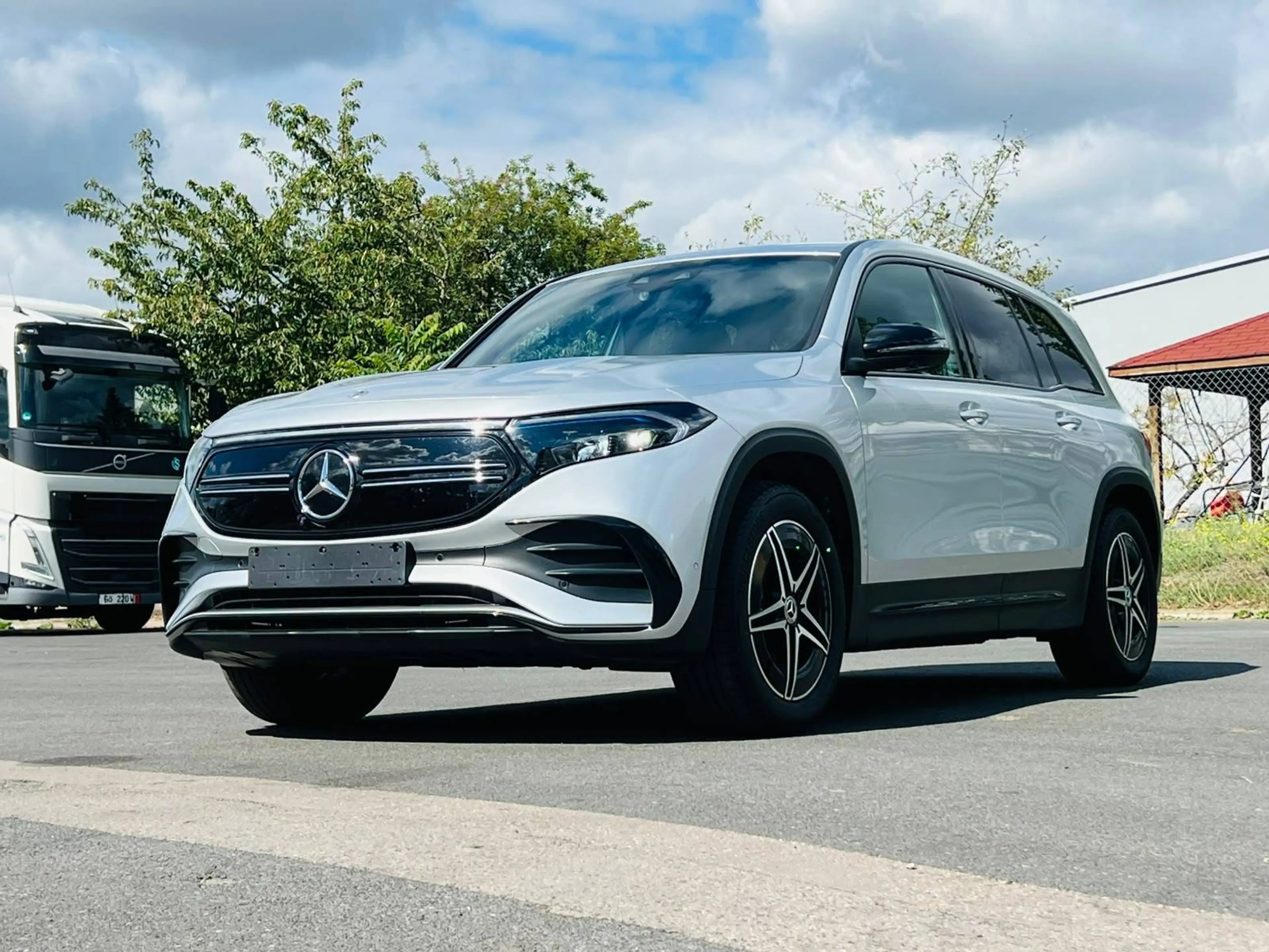Mercedes-Benz EQB 350 EQB 350 4Matic AMG Line *Night/Memory/Leder/360° — photo 13
