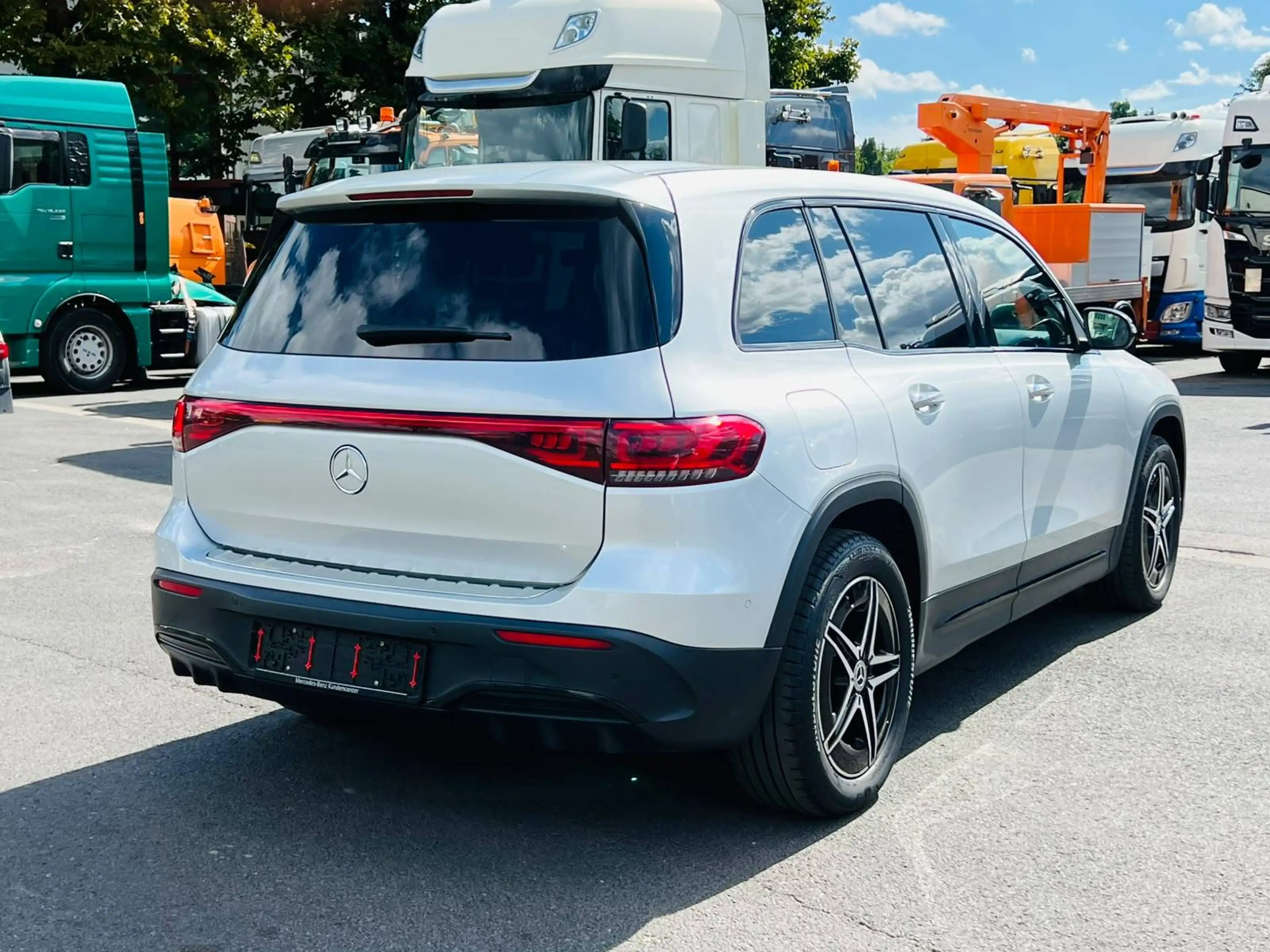 Mercedes-Benz EQB 350 EQB 350 4Matic AMG Line *Night/Memory/Leder/360° — photo 5