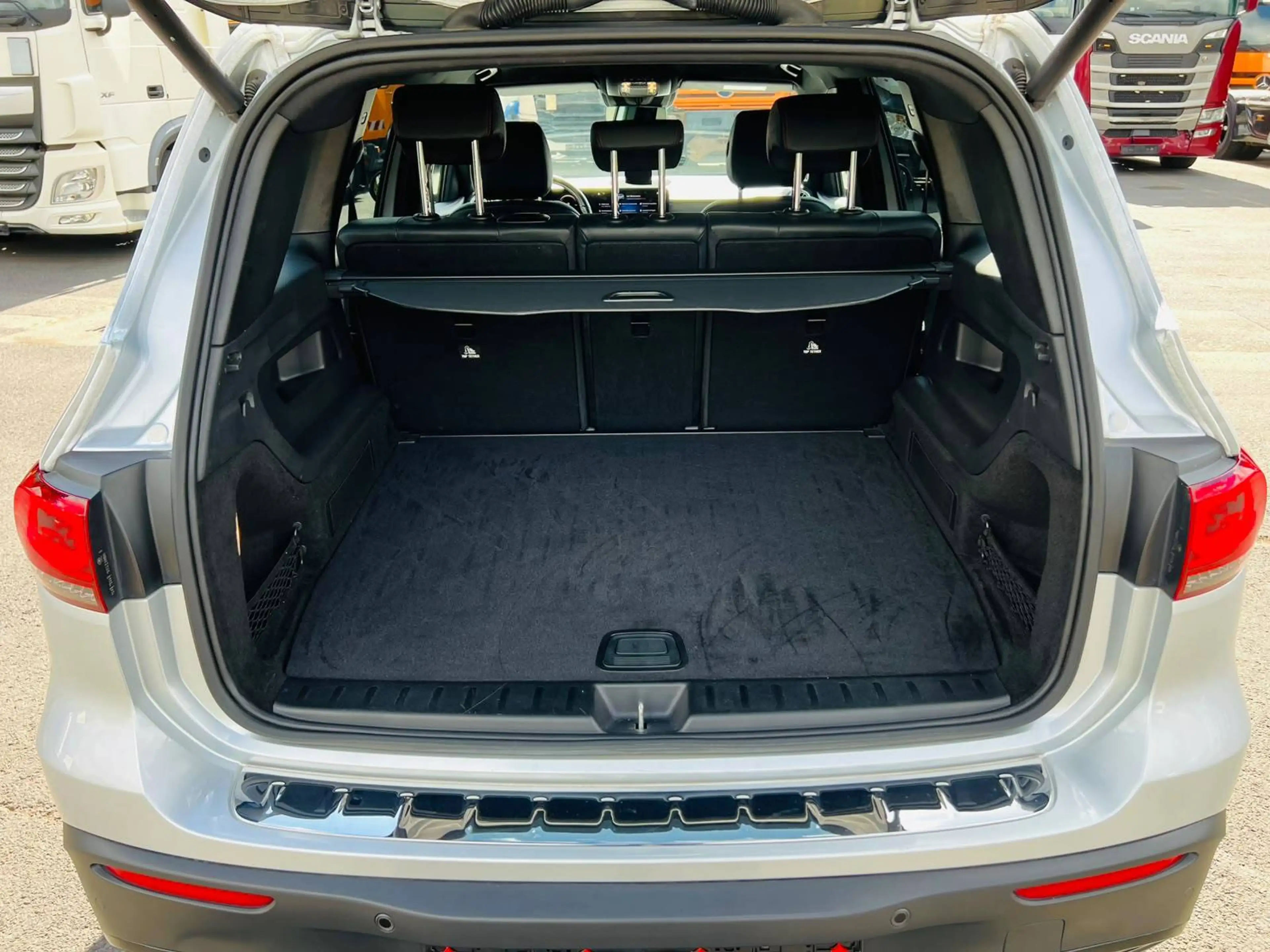 Mercedes-Benz EQB 350 EQB 350 4Matic AMG Line *Night/Memory/Leder/360° — photo 8