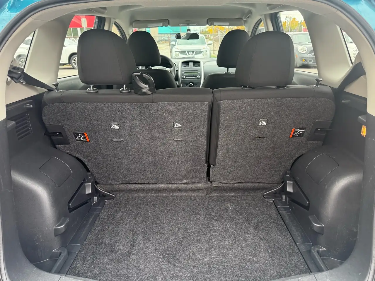 Nissan Note снимка Nissan Note