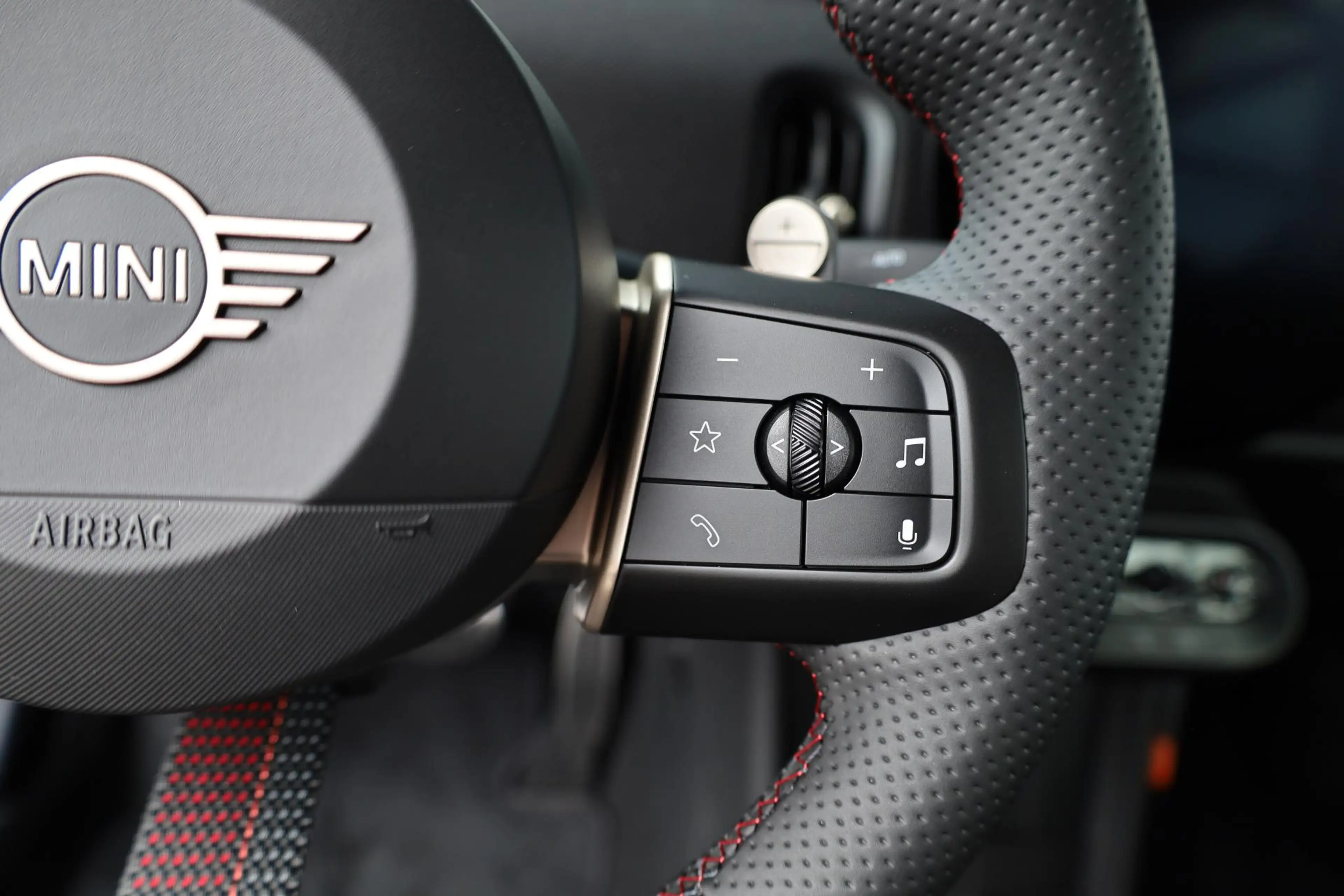 MINI John Cooper Works Cabrio 2.0 XL — photo 11