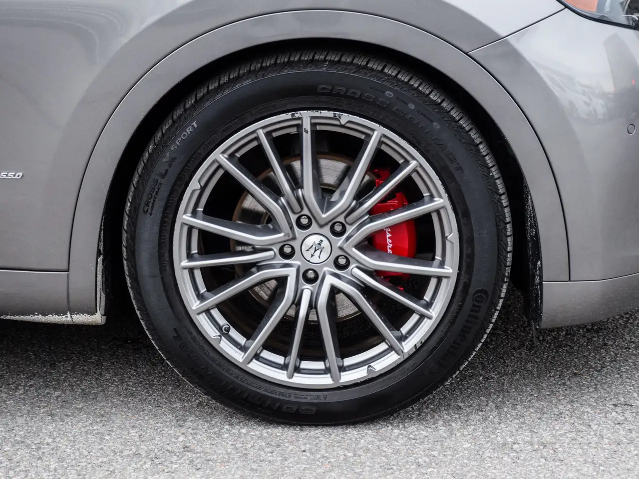 Maserati Levante снимка Maserati Levante