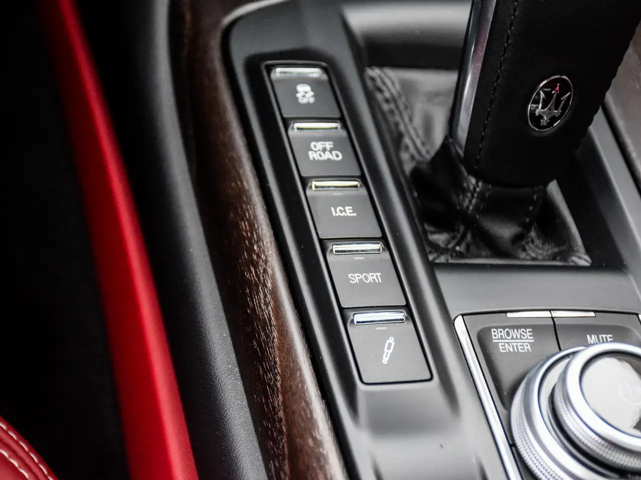 Maserati Levante снимка Maserati Levante