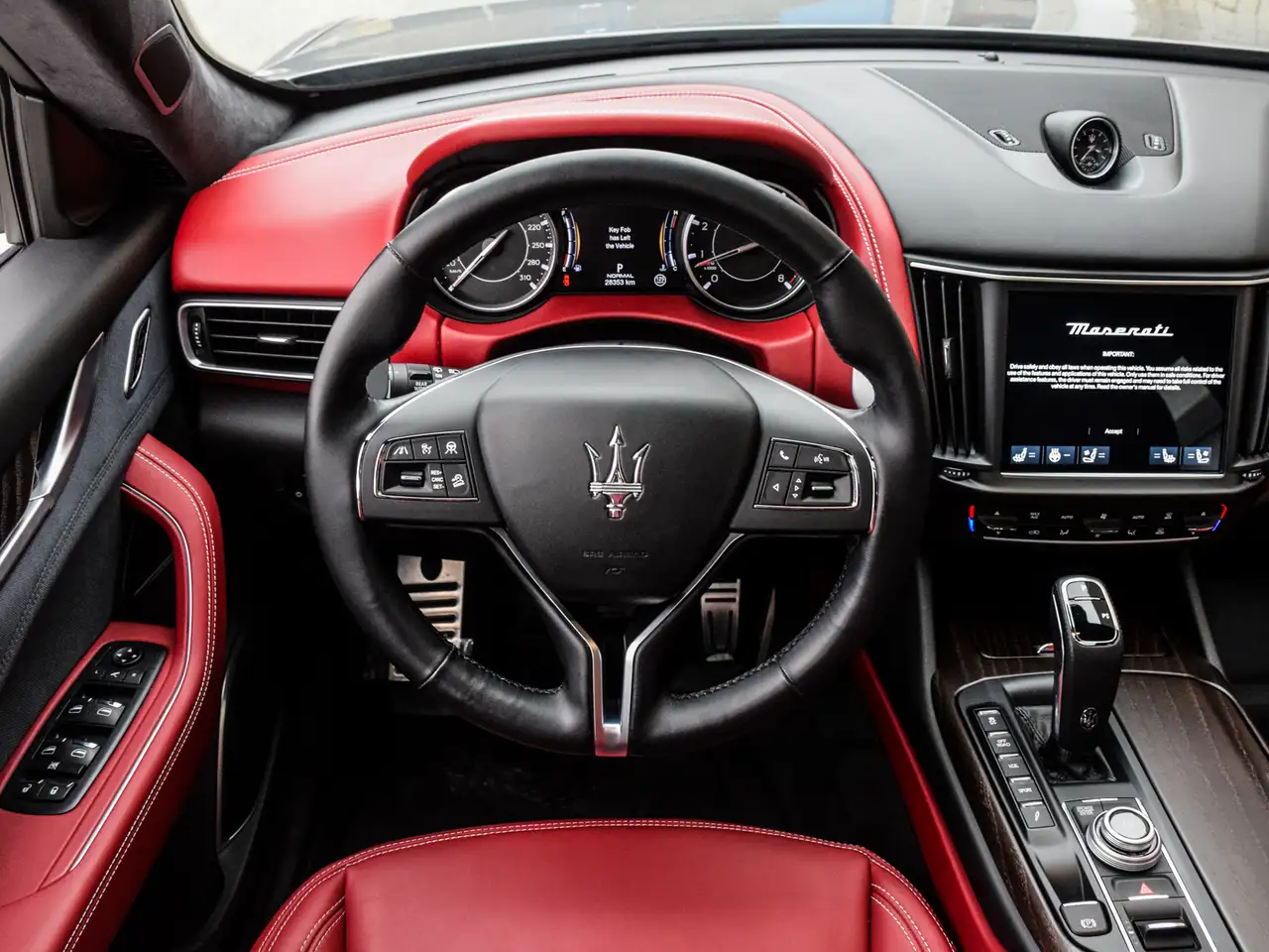 Maserati Levante снимка Maserati Levante