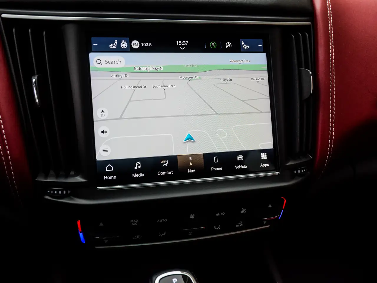 Maserati Levante снимка Maserati Levante