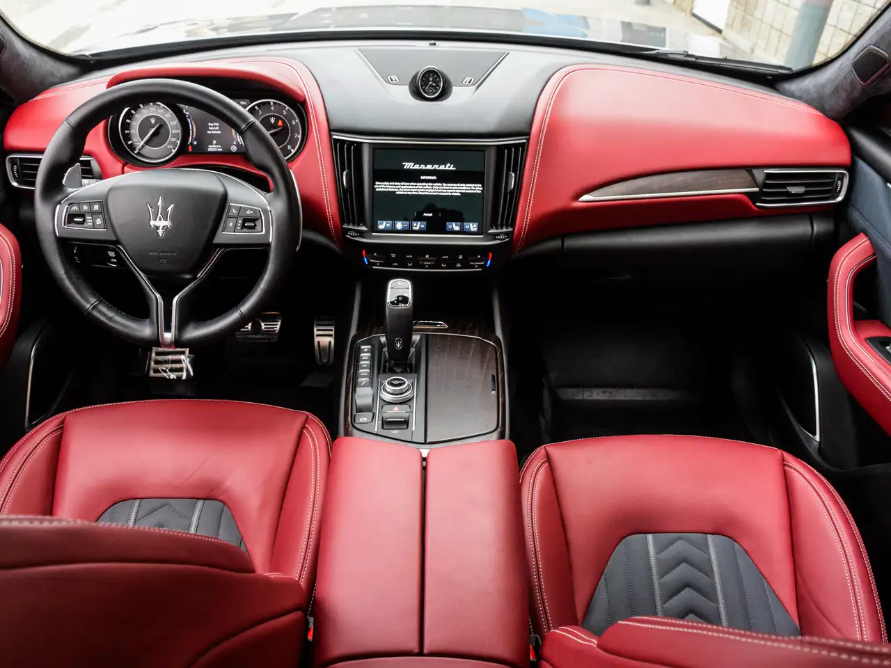 Maserati Levante снимка Maserati Levante