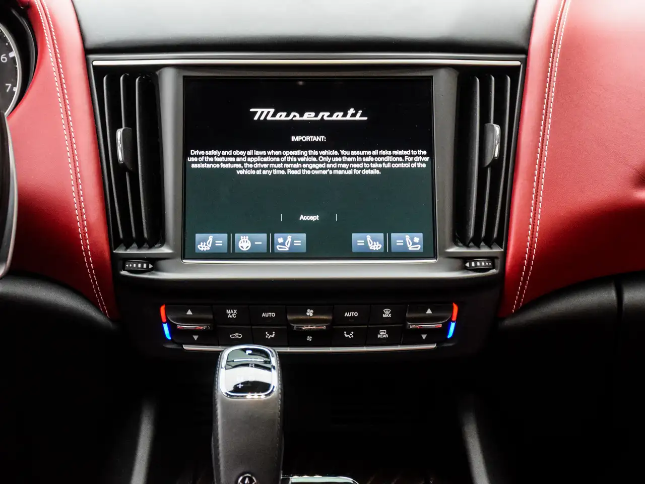 Maserati Levante снимка Maserati Levante