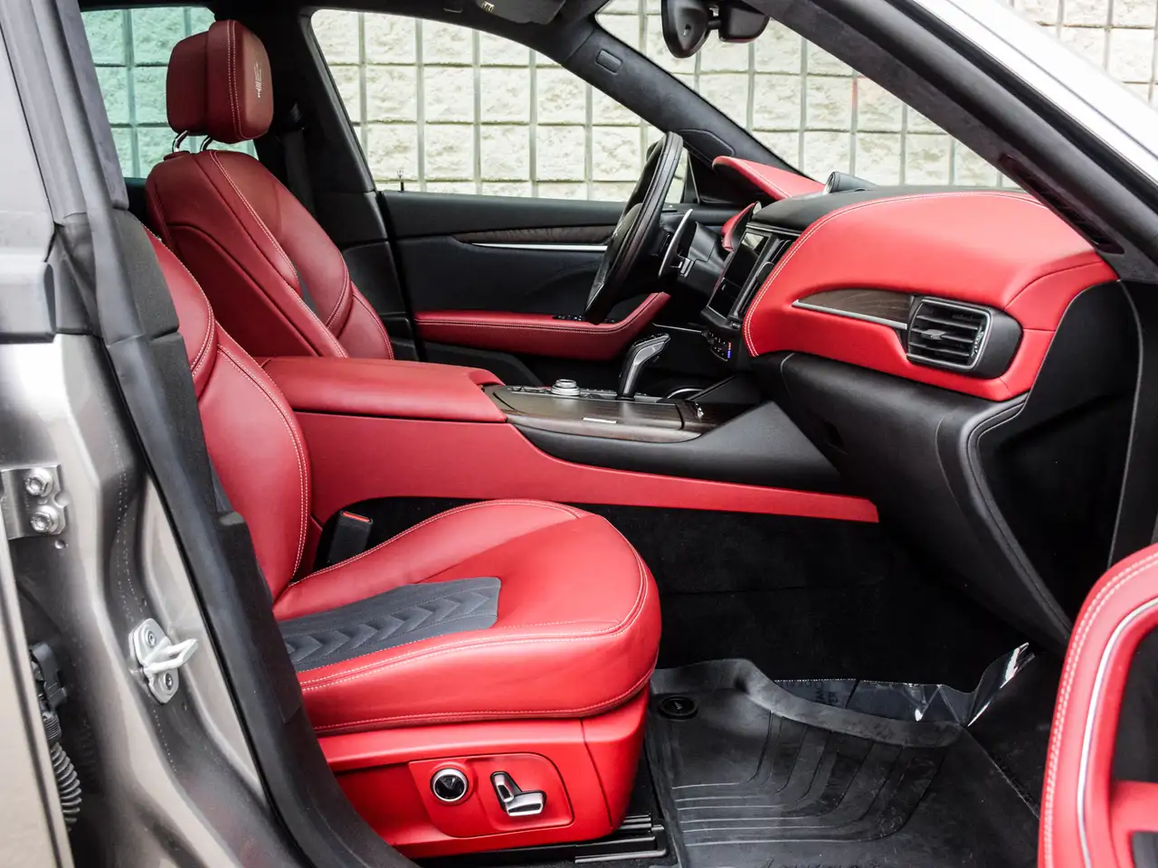 Maserati Levante снимка Maserati Levante