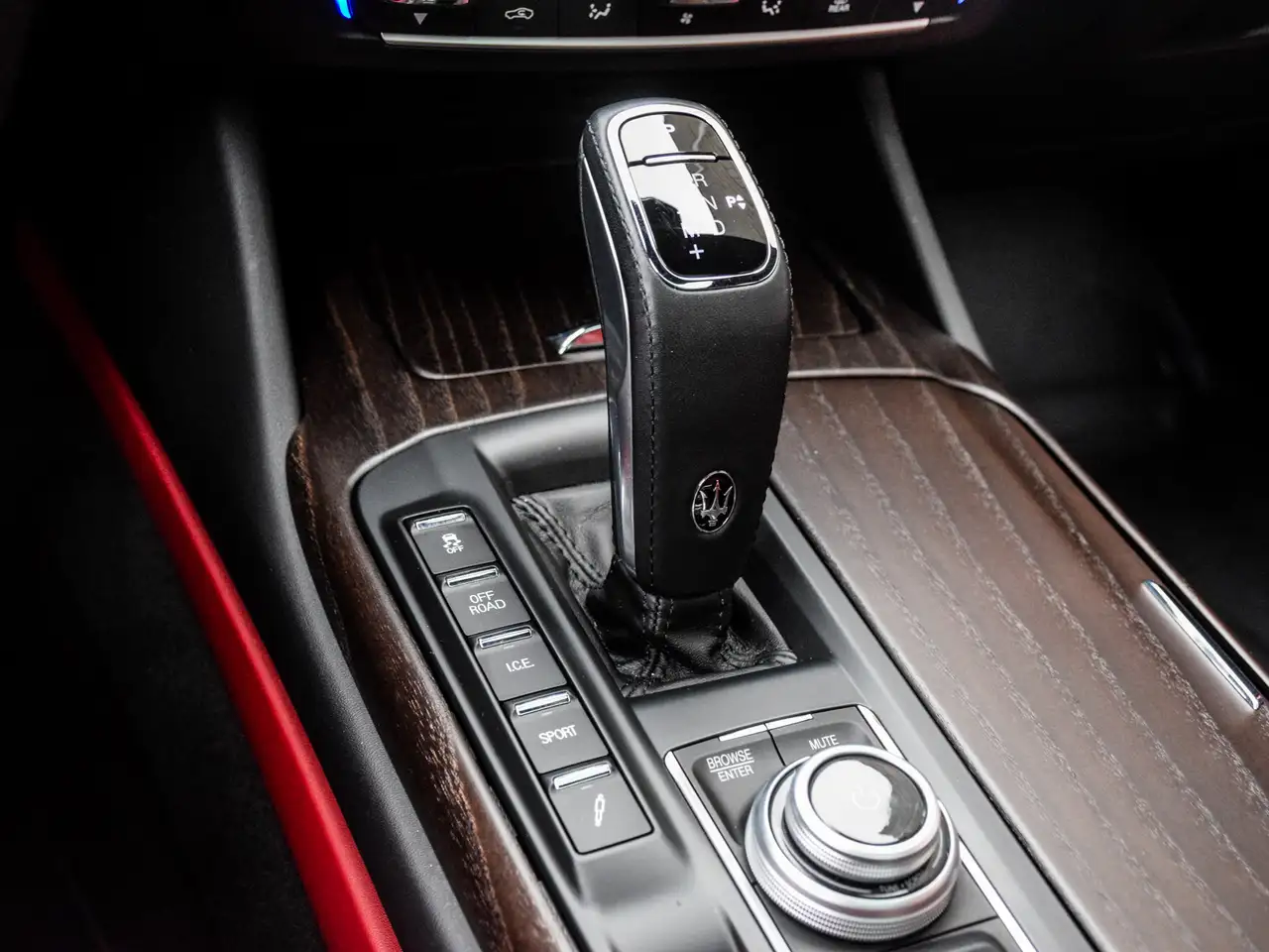 Maserati Levante снимка Maserati Levante