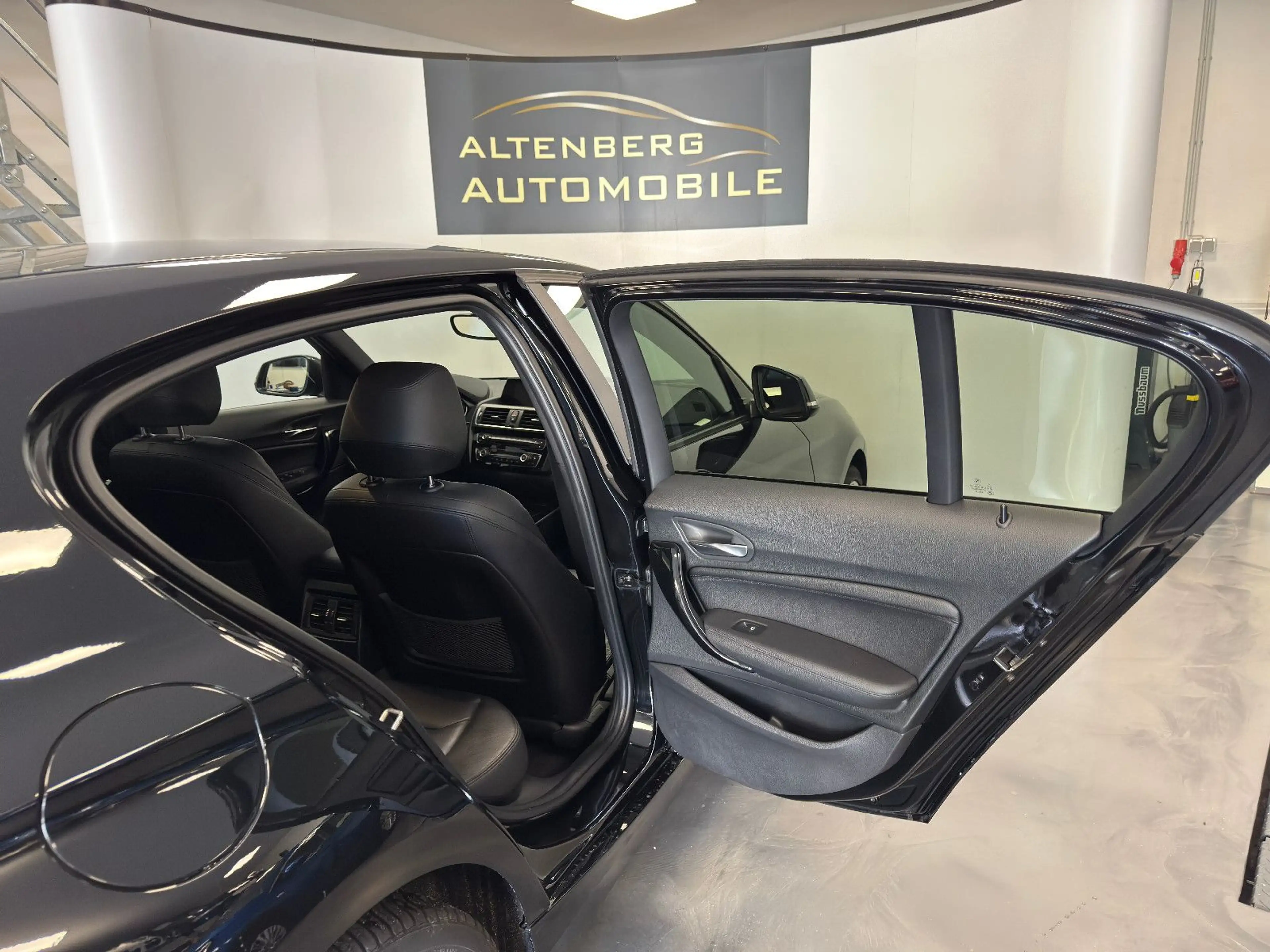 BMW 120 d Sport Line LED PDC Navi ACC DAB Sitzhzg. — photo 7