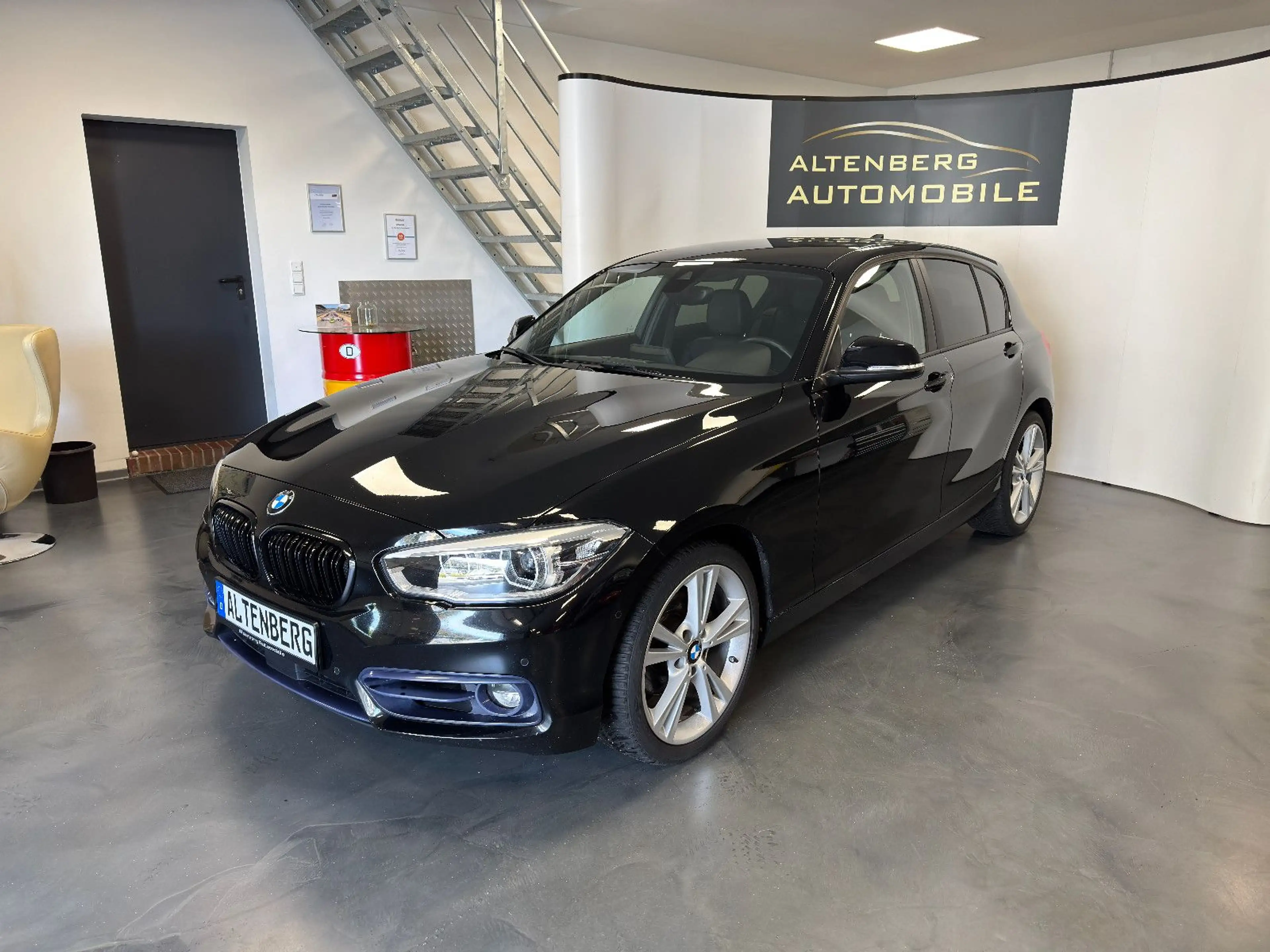 BMW 120 d Sport Line LED PDC Navi ACC DAB Sitzhzg. — photo 2