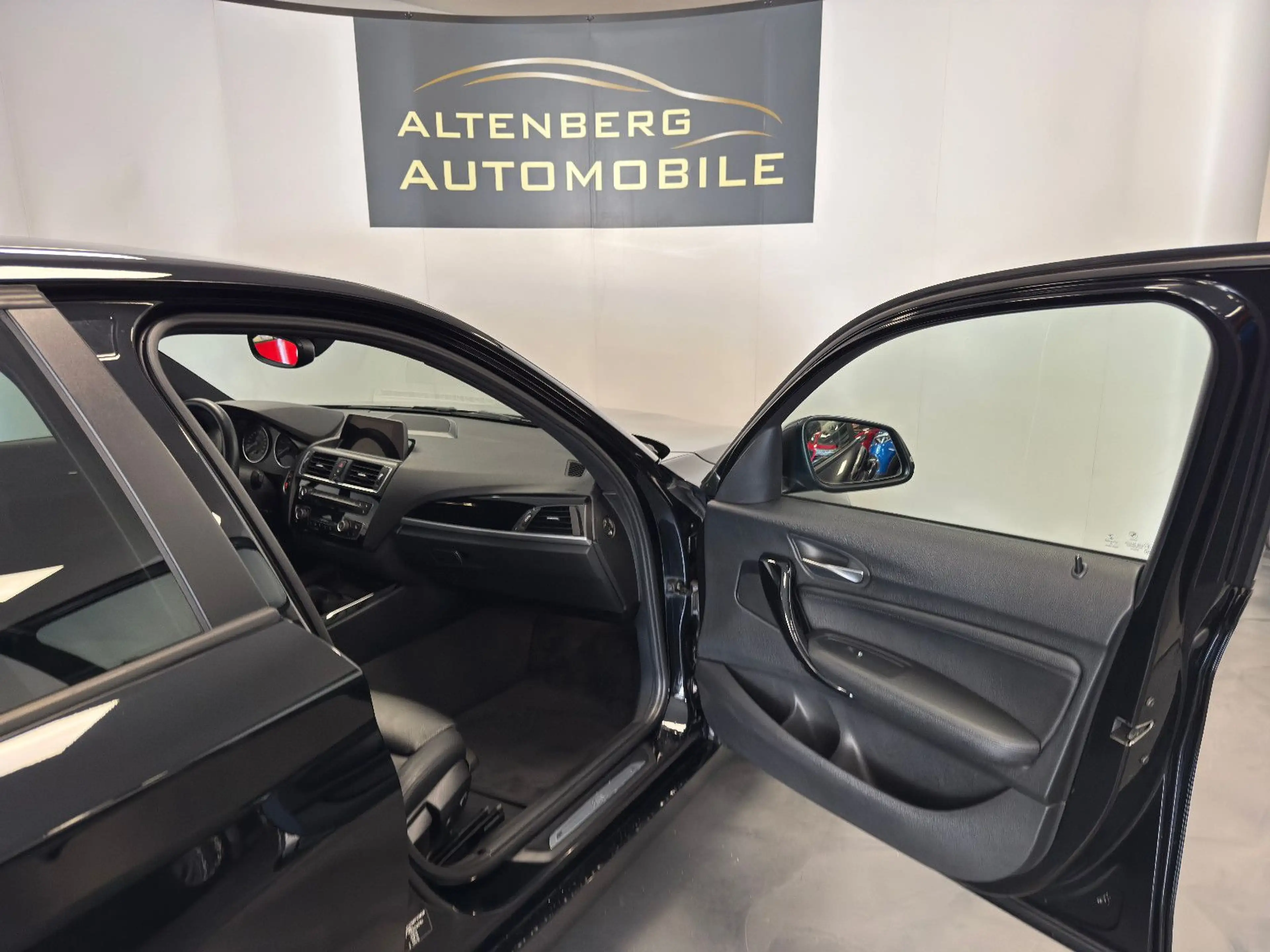 BMW 120 d Sport Line LED PDC Navi ACC DAB Sitzhzg. — photo 8