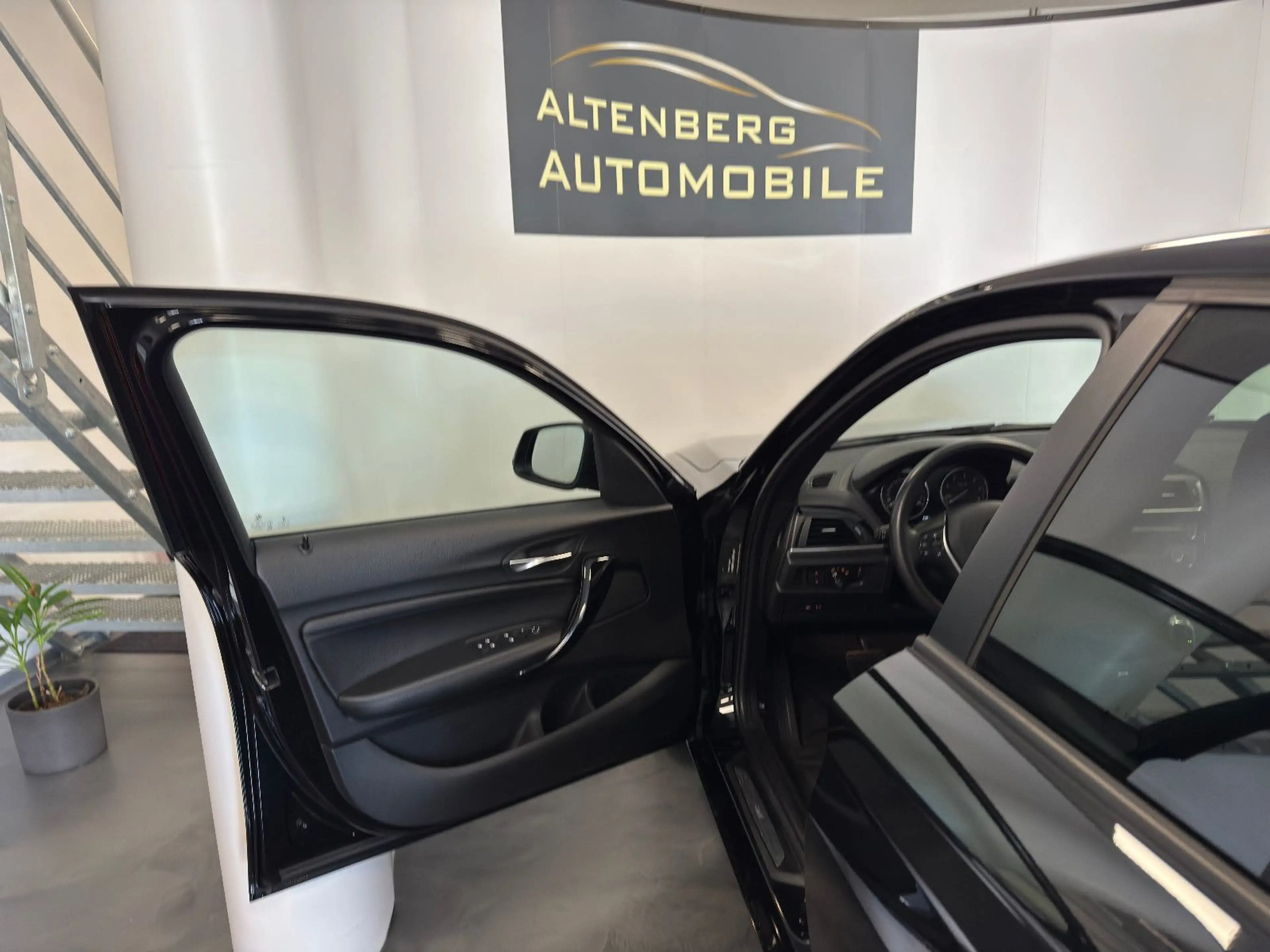 BMW 120 d Sport Line LED PDC Navi ACC DAB Sitzhzg. — photo 5