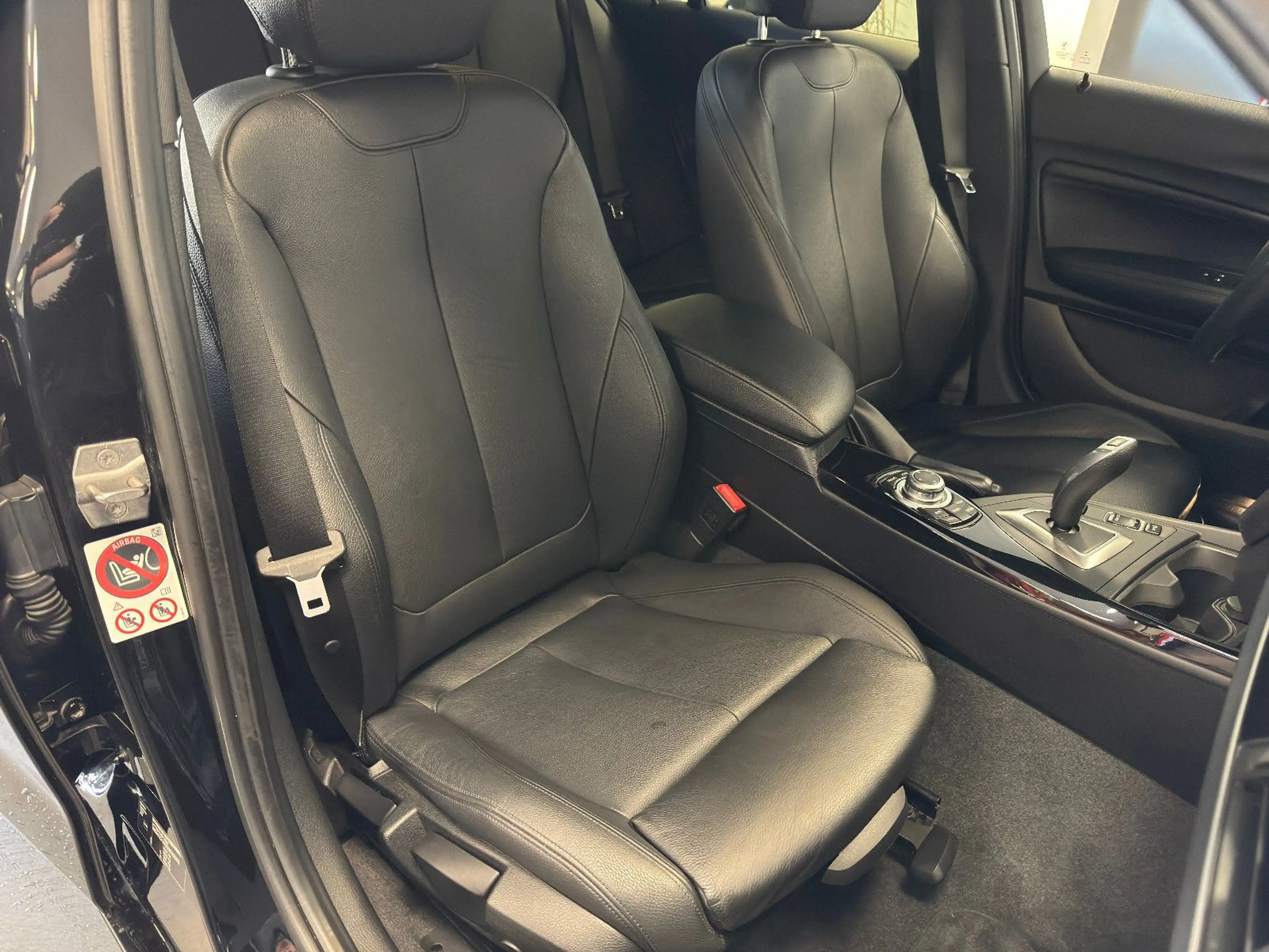 BMW 120 d Sport Line LED PDC Navi ACC DAB Sitzhzg. — photo 10
