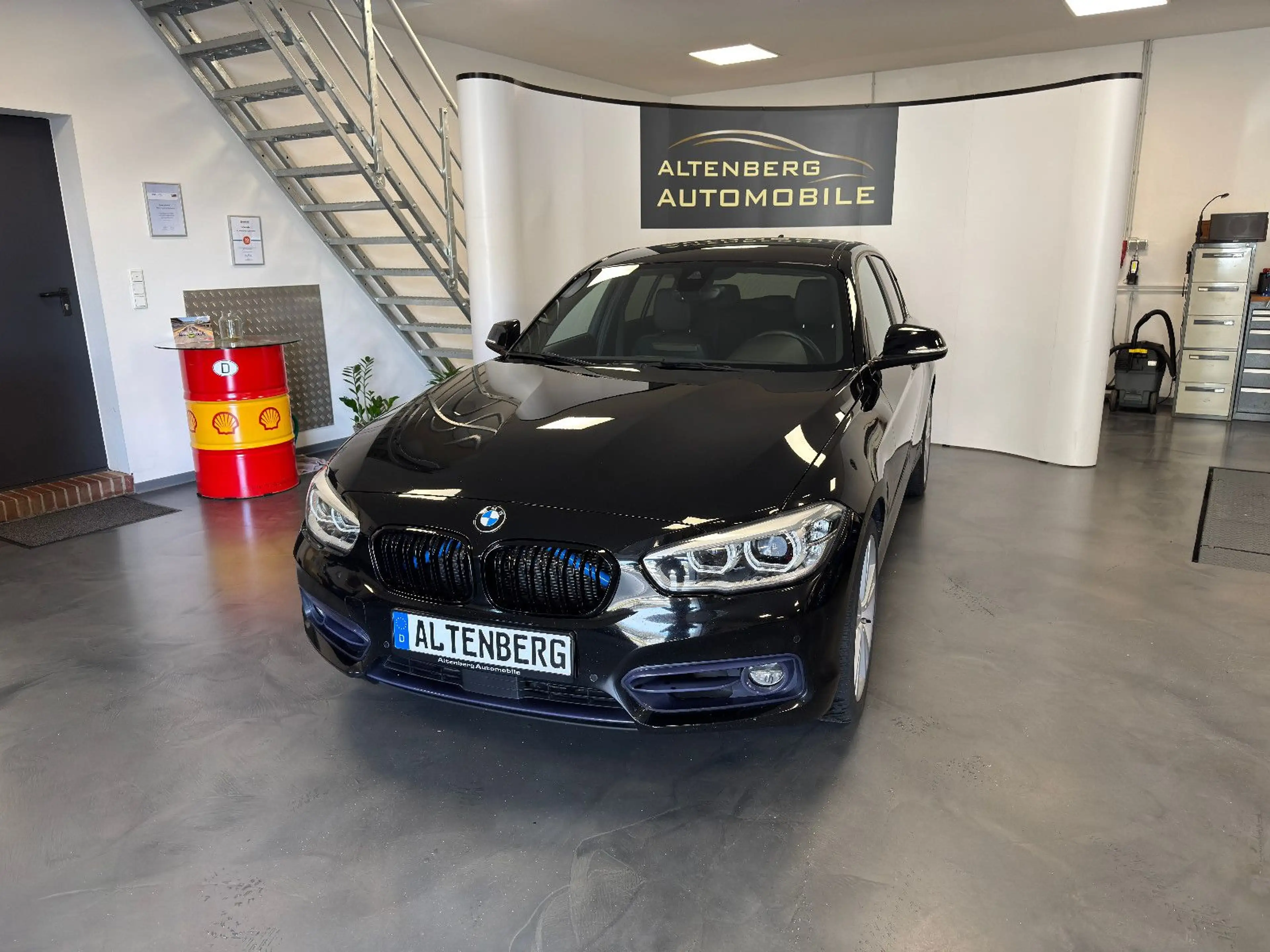 BMW 120 d Sport Line LED PDC Navi ACC DAB Sitzhzg.