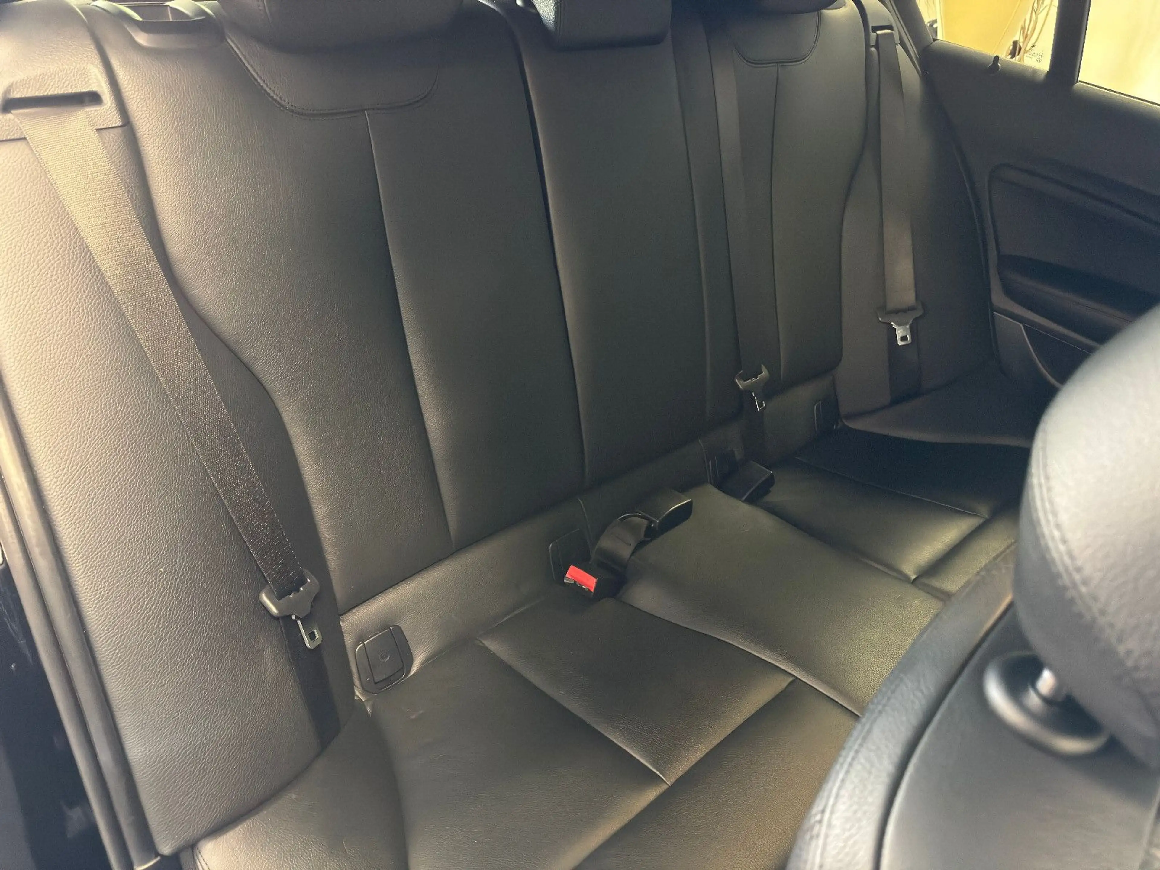 BMW 120 d Sport Line LED PDC Navi ACC DAB Sitzhzg. — photo 9