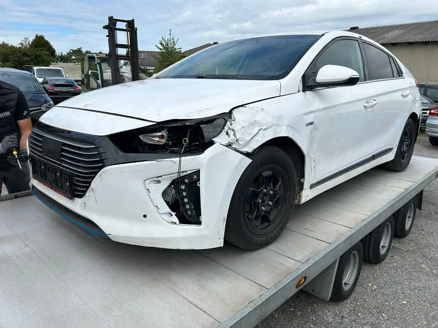 Hyundai IONIQ Trend Hybrid Weiß - 1