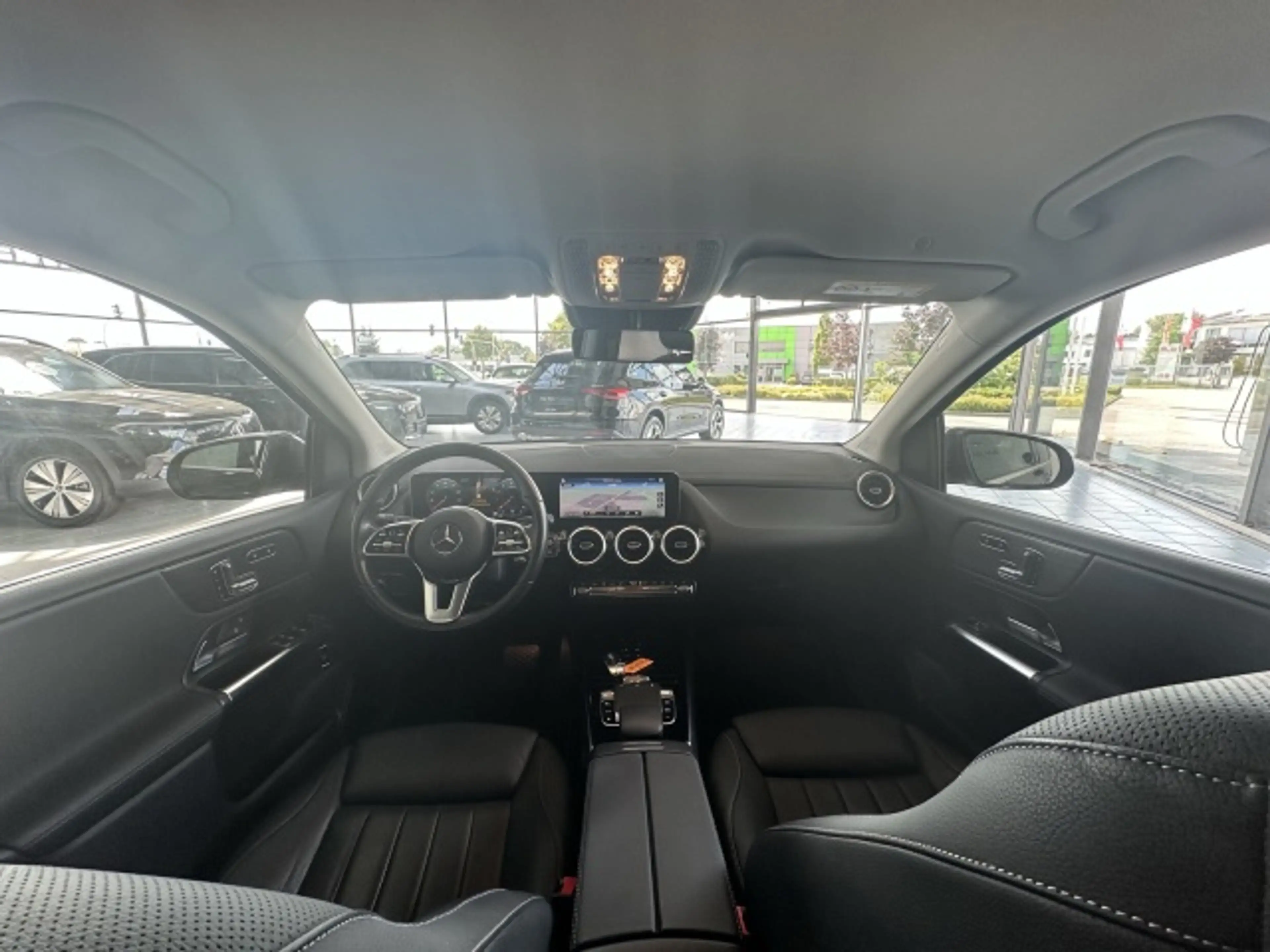 Mercedes-Benz B 250 B 250 Progressive STANDHEIZUNG+KEYLESS+360° Klima — photo 11