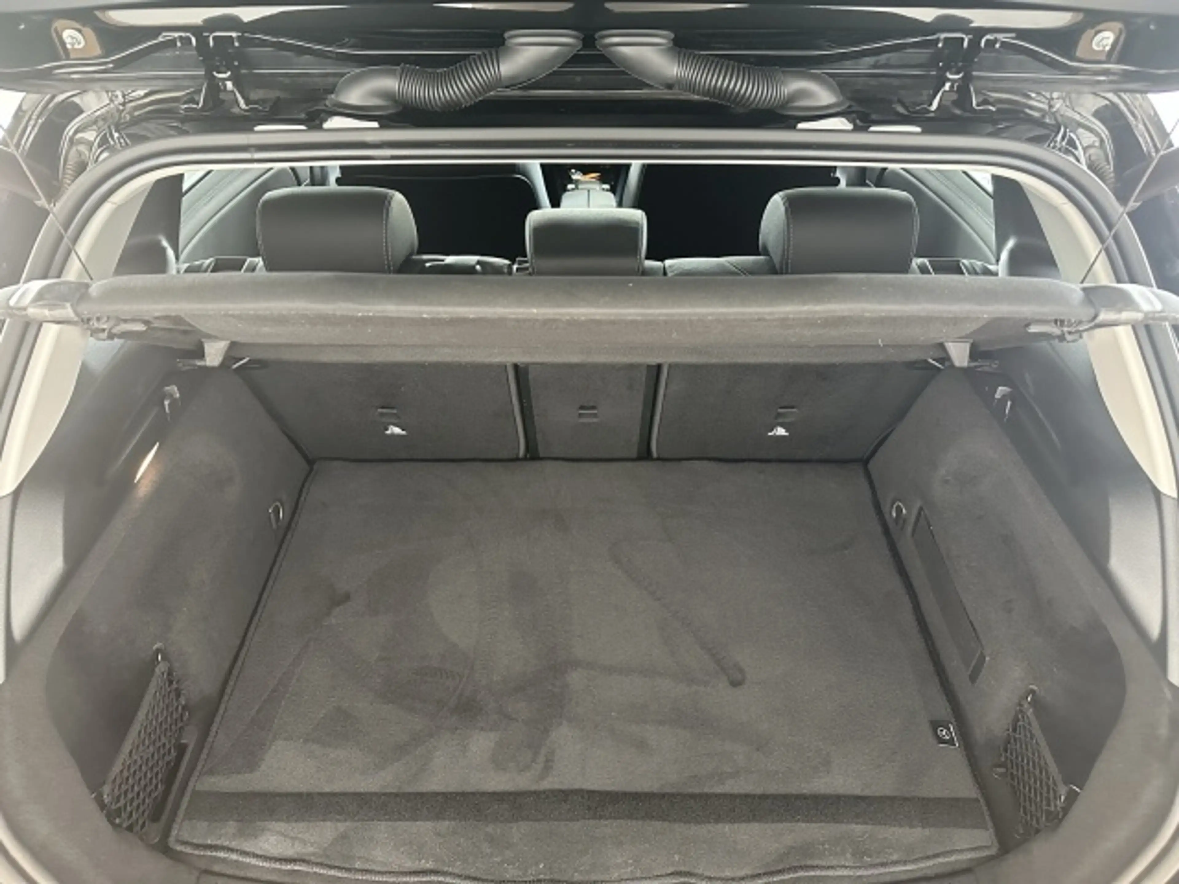 Mercedes-Benz B 250 B 250 Progressive STANDHEIZUNG+KEYLESS+360° Klima — photo 6