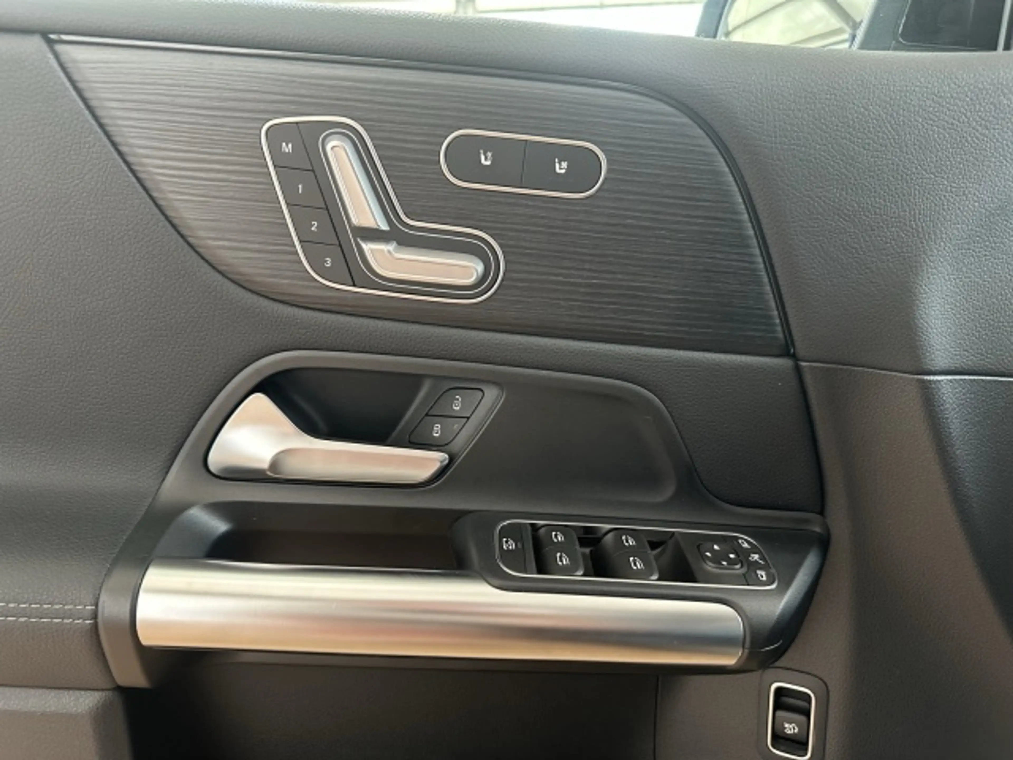 Mercedes-Benz B 250 B 250 Progressive STANDHEIZUNG+KEYLESS+360° Klima — photo 8