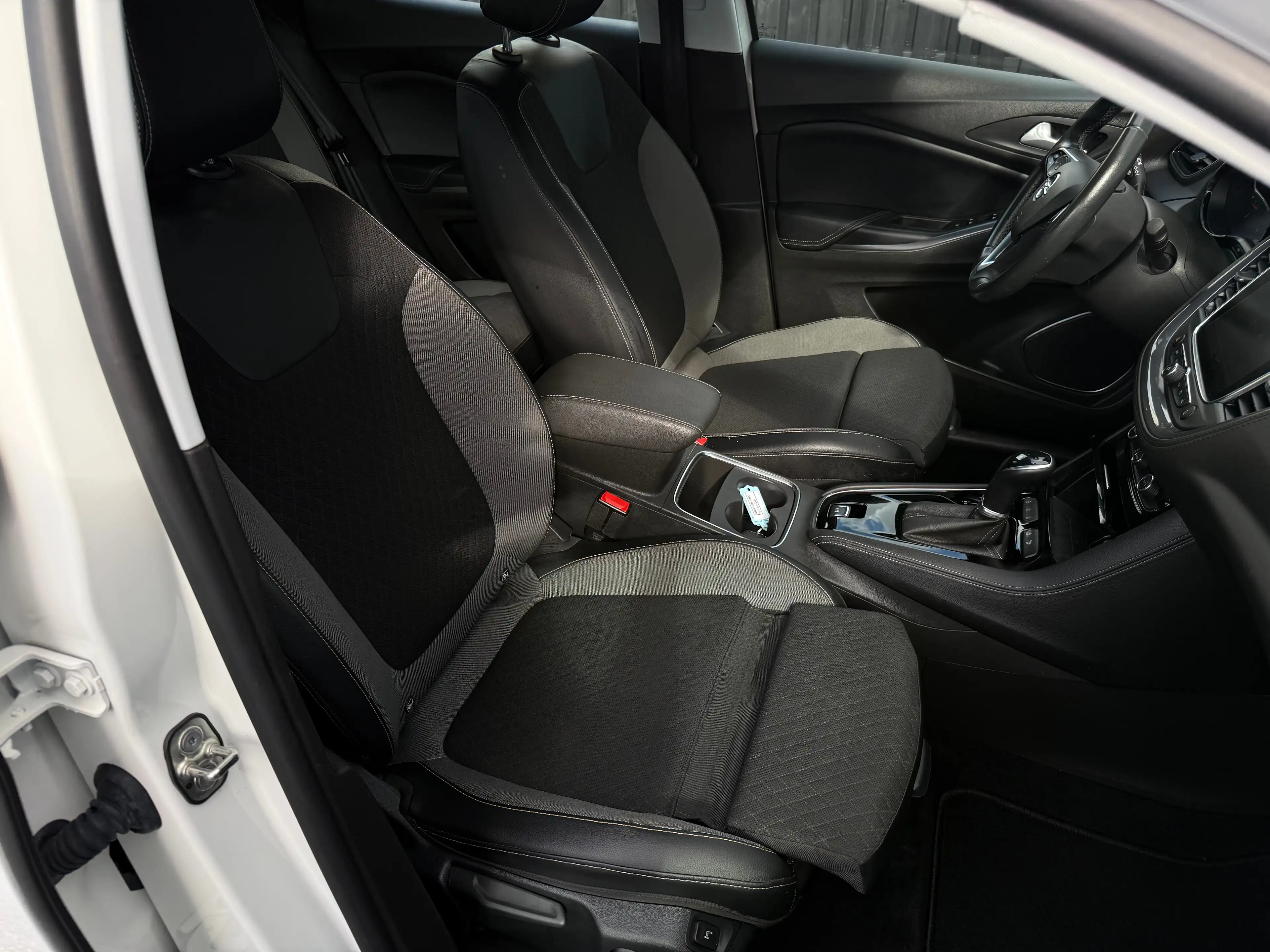 Opel Grandland X 1.2 130PK Turbo Business Elegance AUT | CAMERA| PA — photo 32