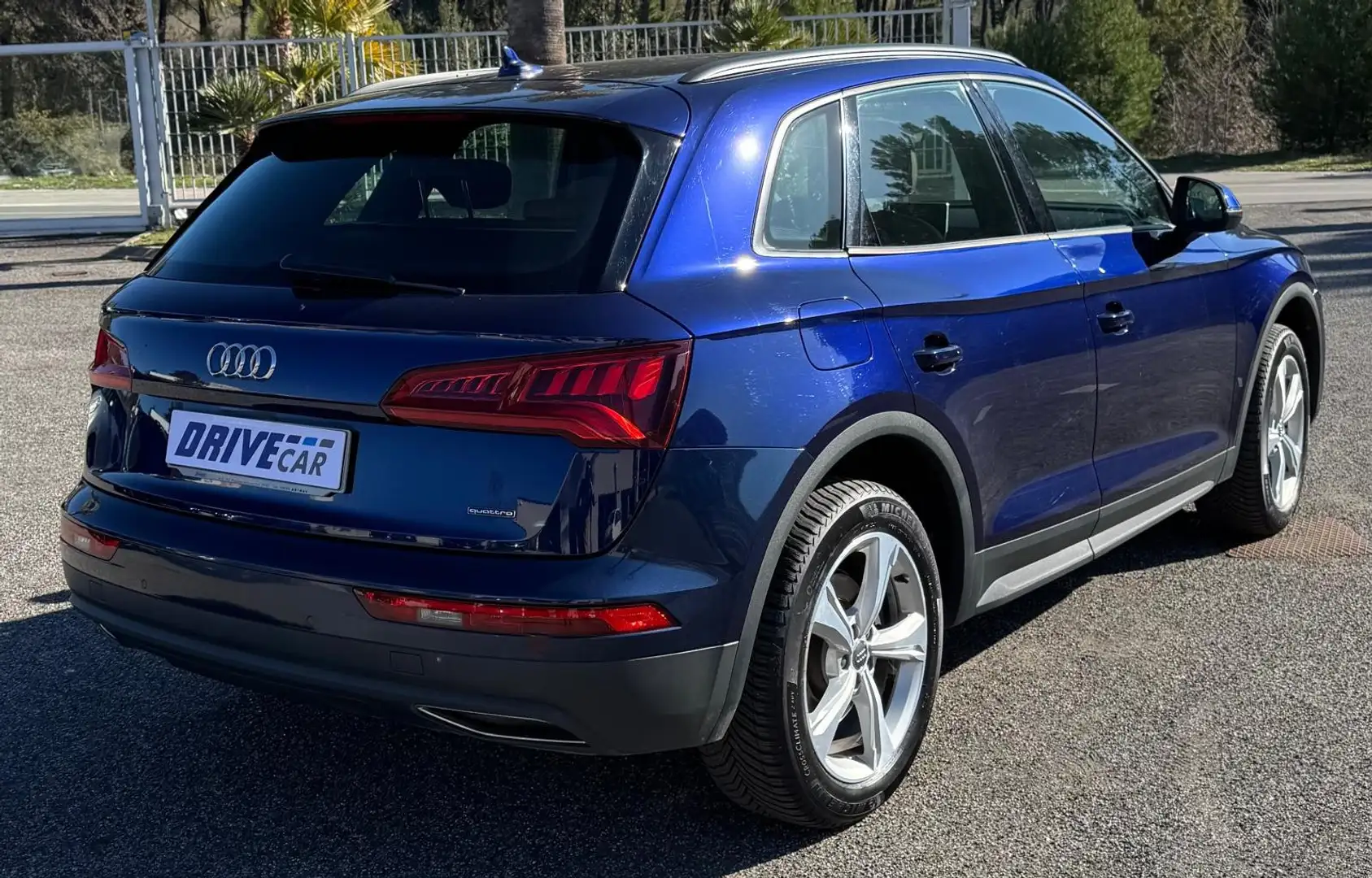 Audi Q5 Blau - 2