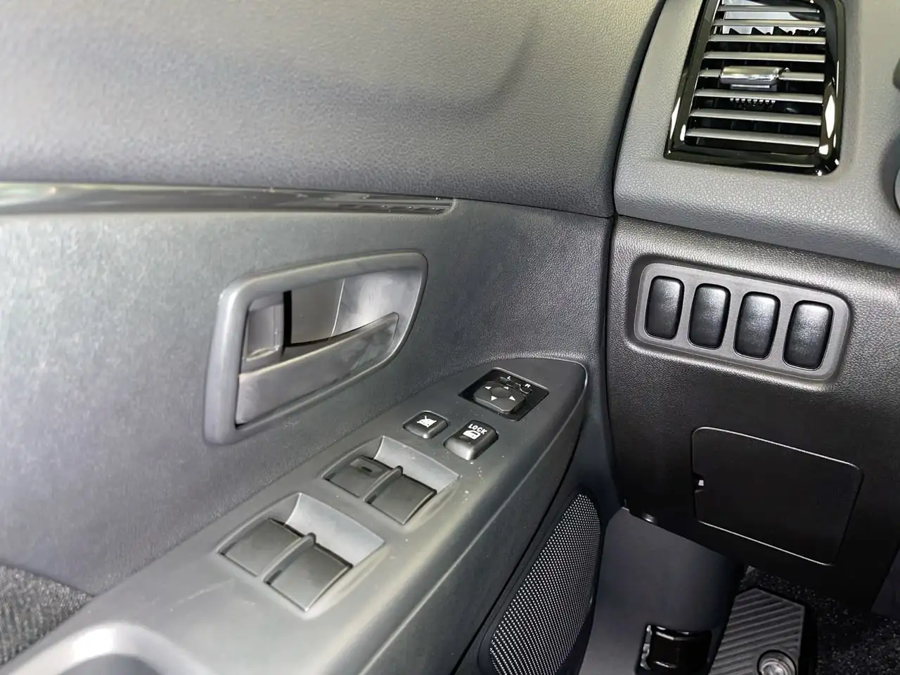 Mitsubishi RVR снимка Mitsubishi RVR
